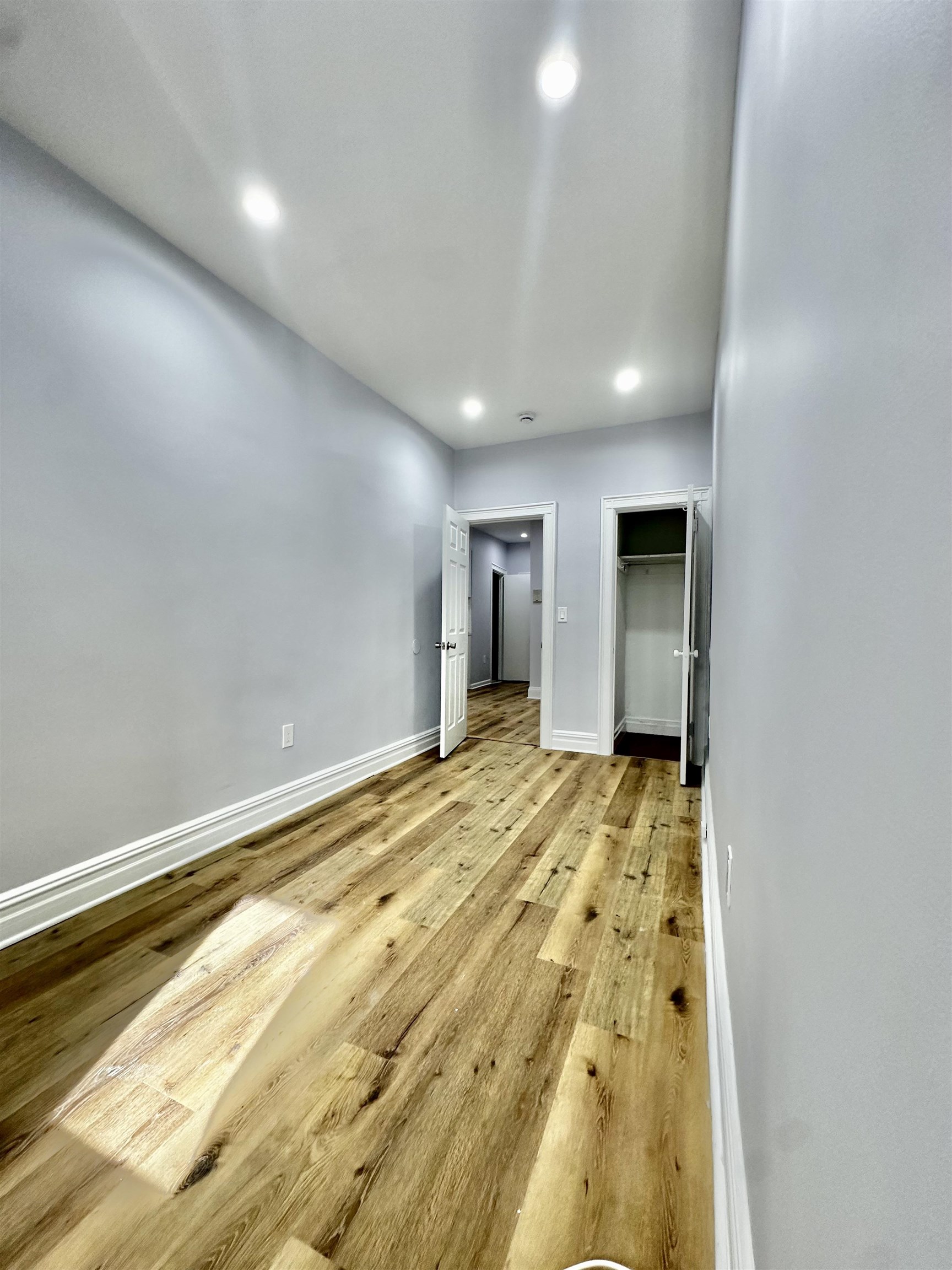 160 VAN NOSTRAND AVE Unit: 1