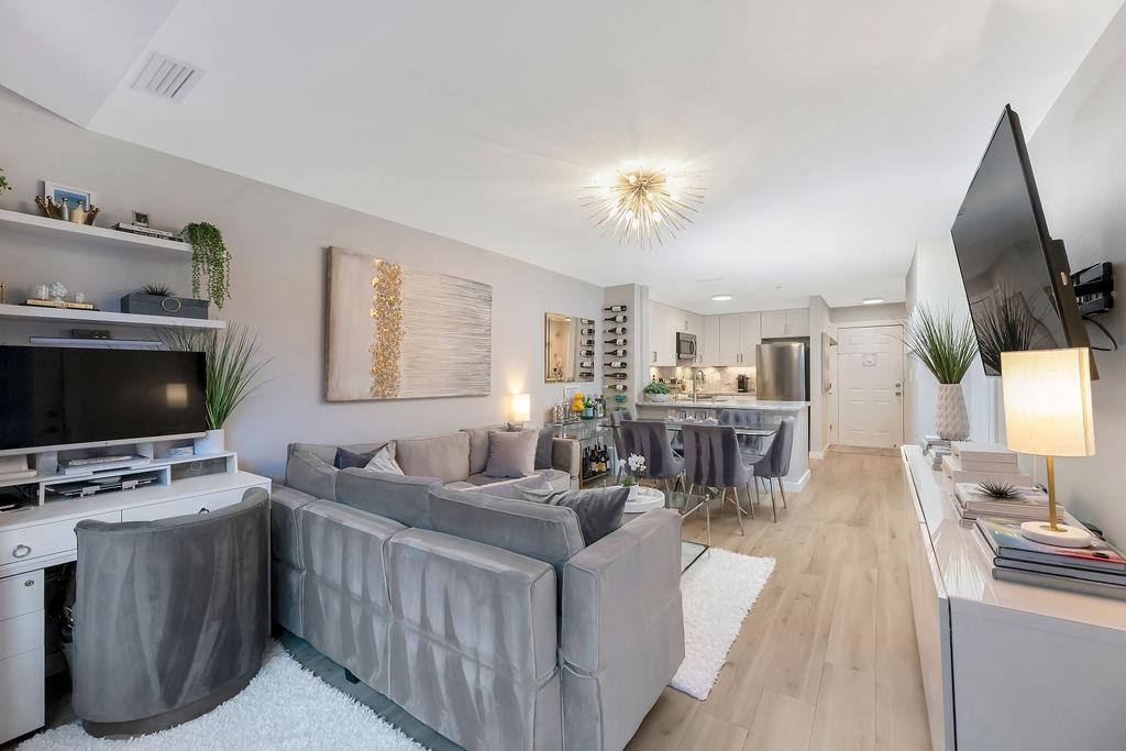 26 AVENUE AT PORT IMPERIAL Unit: B37