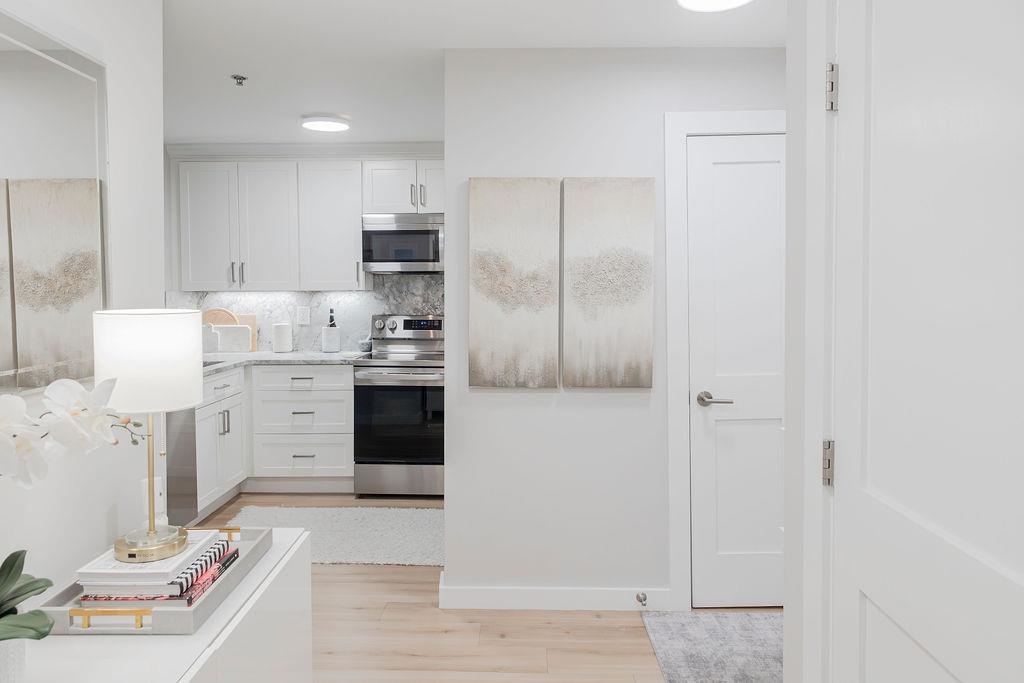 26 AVENUE AT PORT IMPERIAL Unit: B37