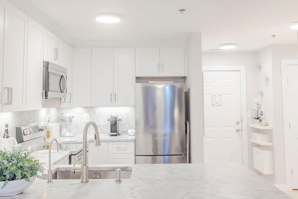 26 AVENUE AT PORT IMPERIAL Unit: B37