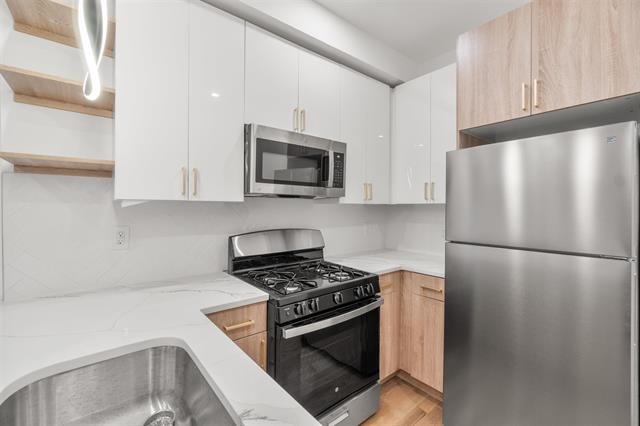 232 VAN HORNE ST Unit: 4