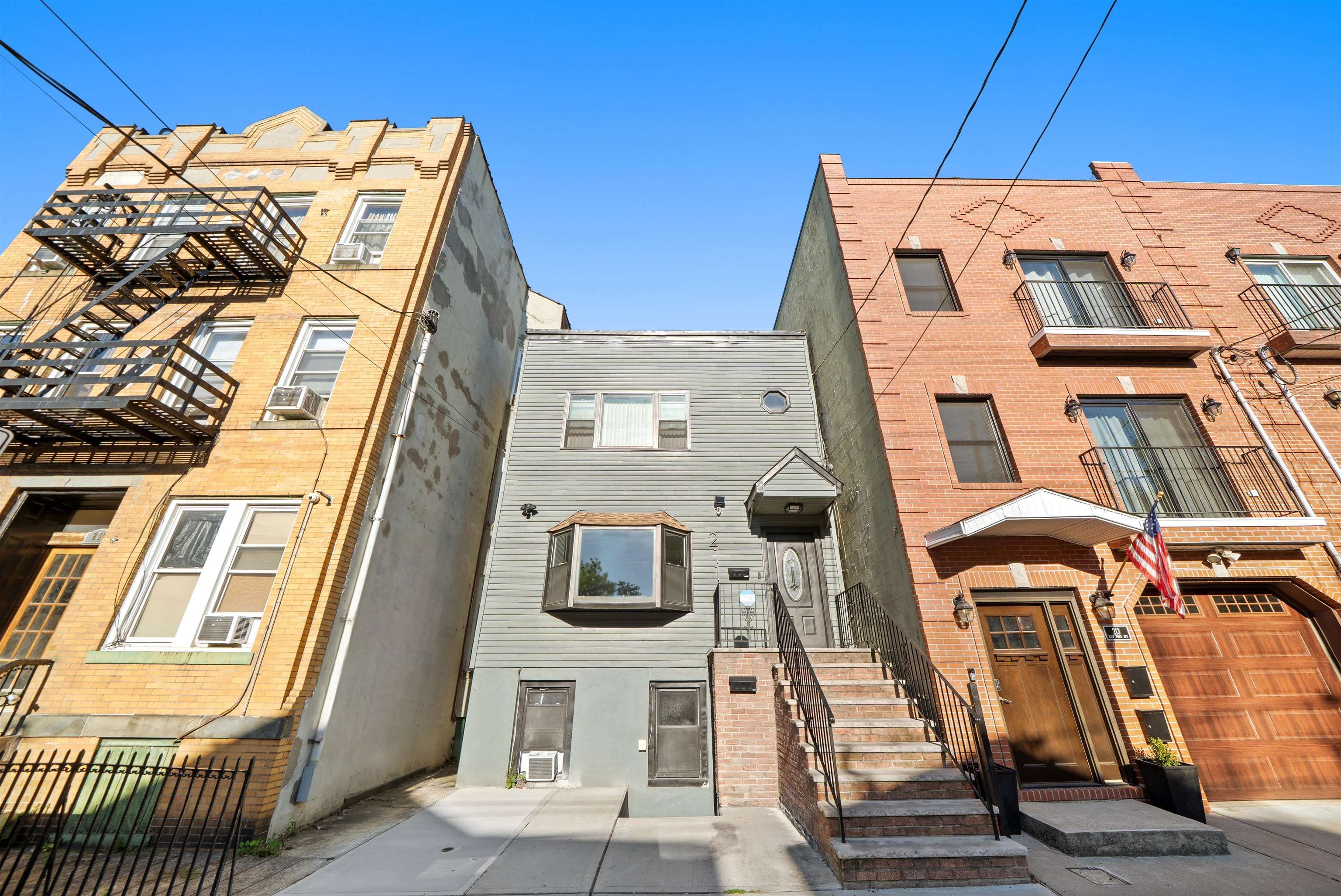 211 NEW YORK AVE Unit: 1