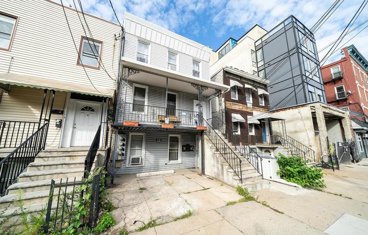 14 LINCOLN ST Unit: 3