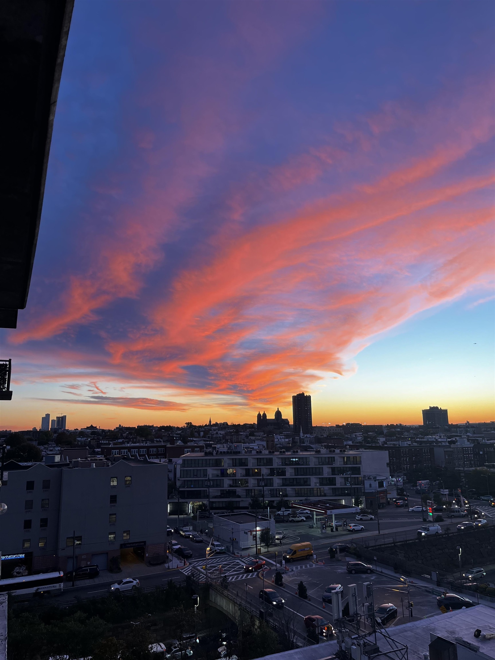 3312 HUDSON AVE Unit: 8N