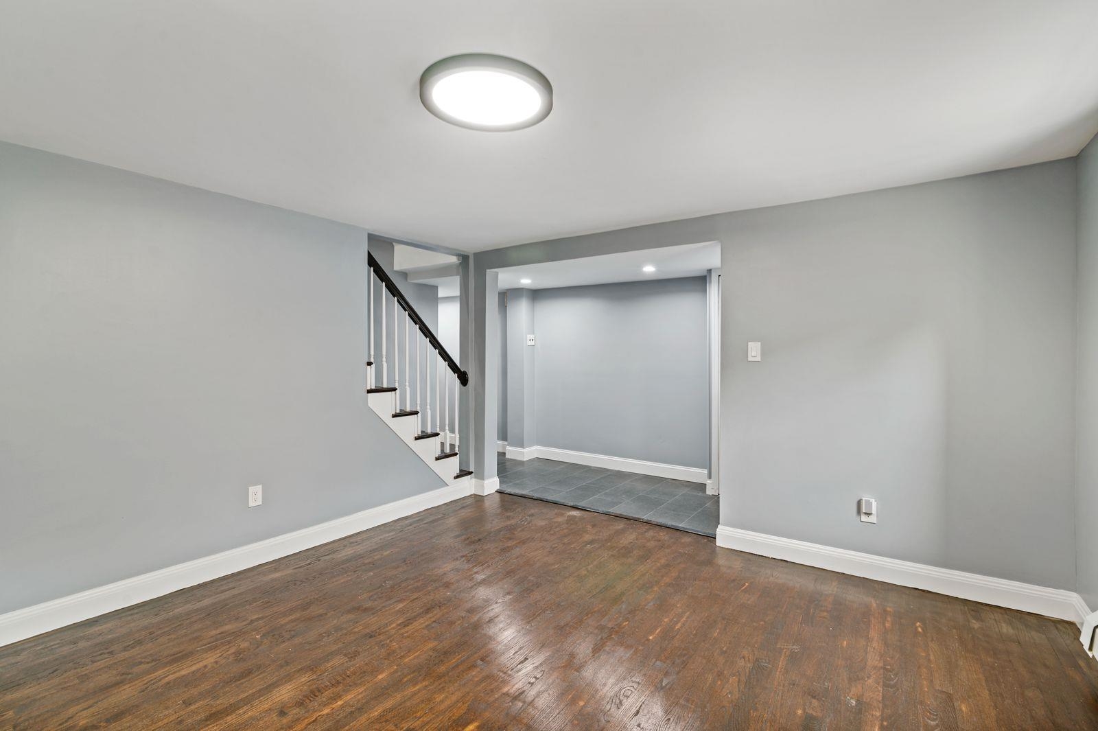 211 NEW YORK AVE Unit: 1