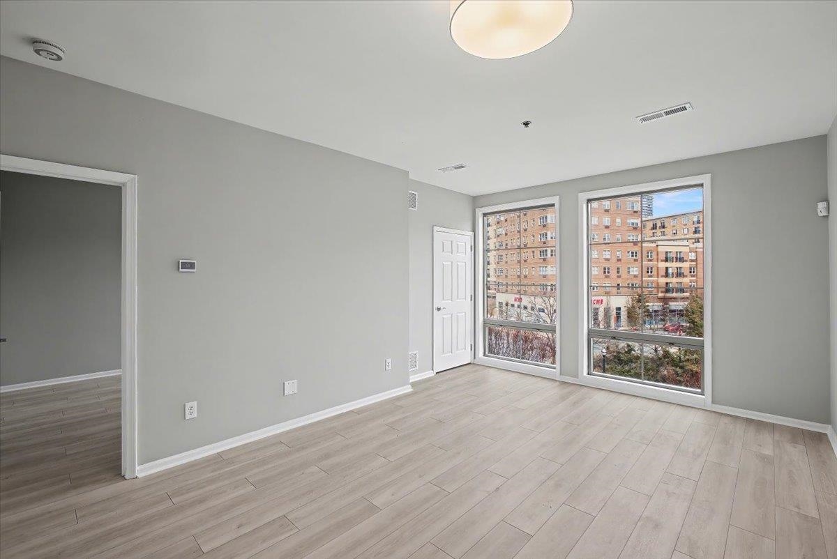 24 AVENUE AT PORT IMPERIAL Unit: 318