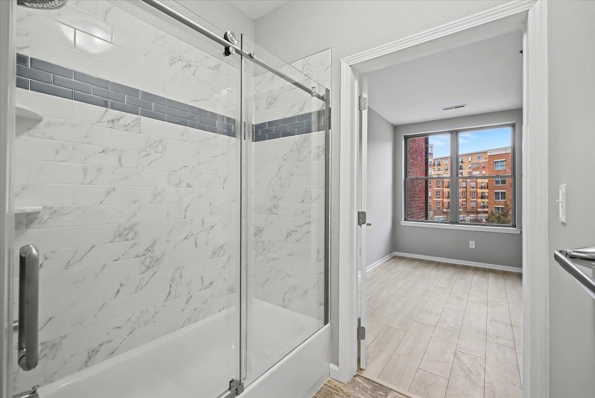 24 AVENUE AT PORT IMPERIAL Unit: 318