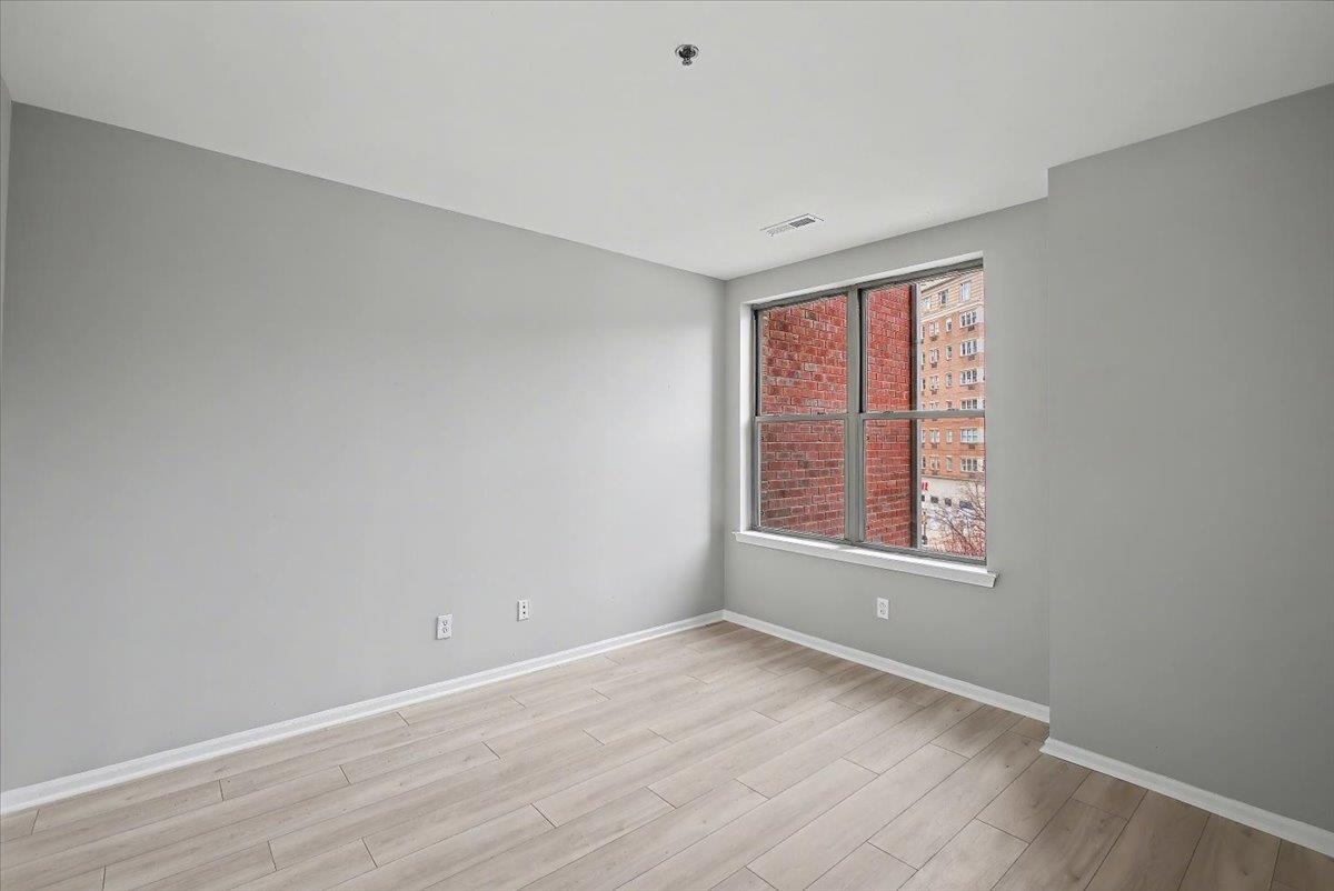 24 AVENUE AT PORT IMPERIAL Unit: 318