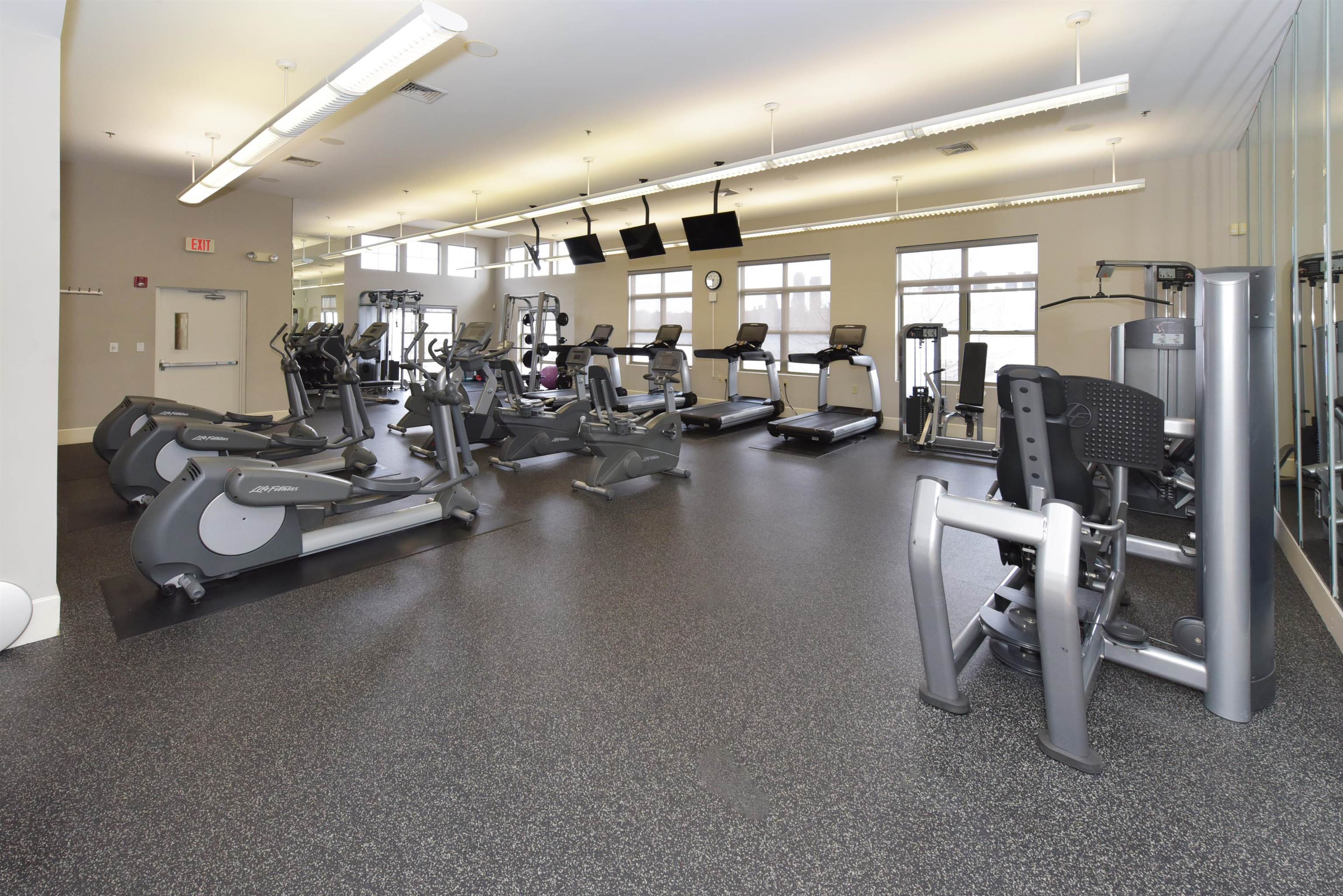 24 AVENUE AT PORT IMPERIAL Unit: 318