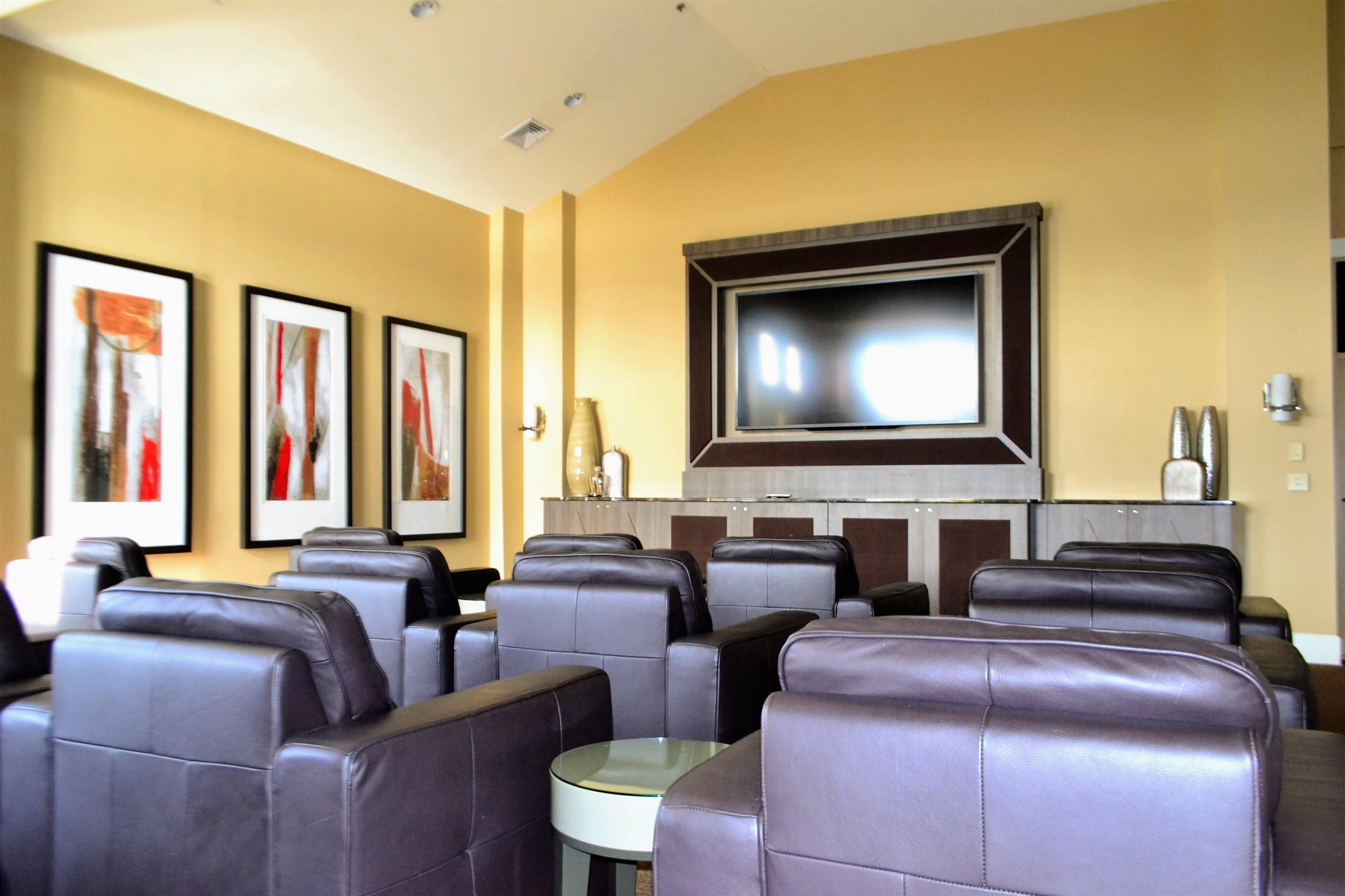 24 AVENUE AT PORT IMPERIAL Unit: 318