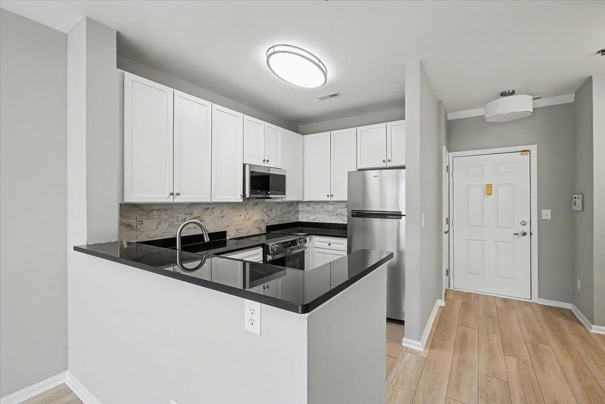 24 AVENUE AT PORT IMPERIAL Unit: 318