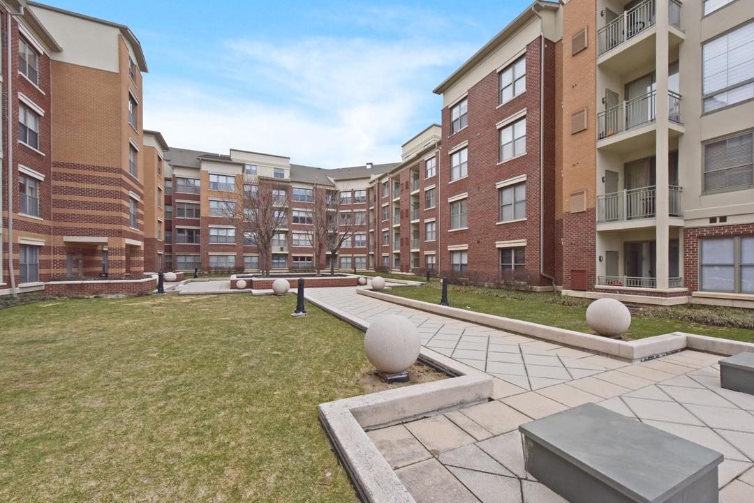 24 AVENUE AT PORT IMPERIAL Unit: 318