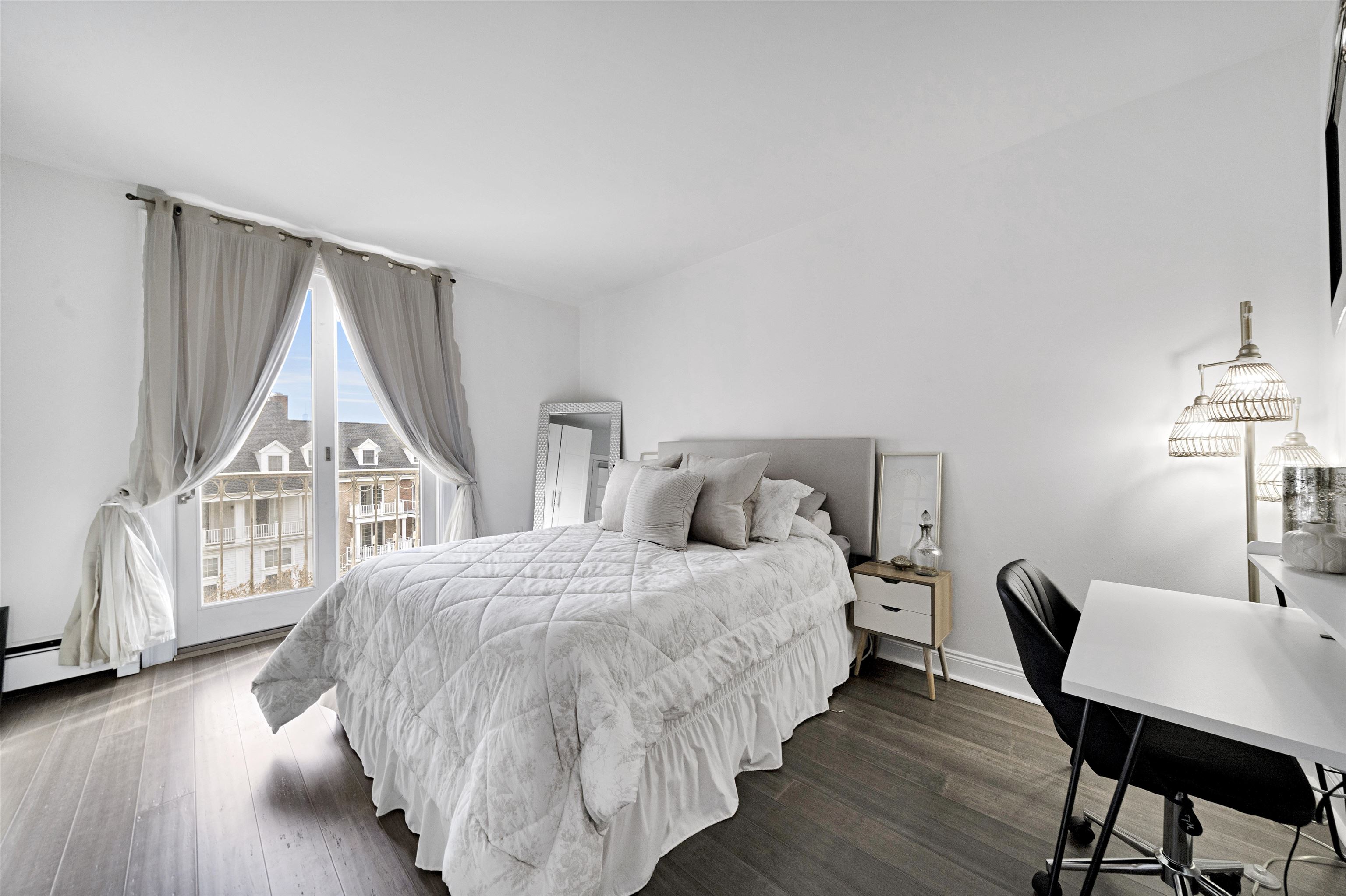 204 SHEARWATER CT WEST Unit: 33