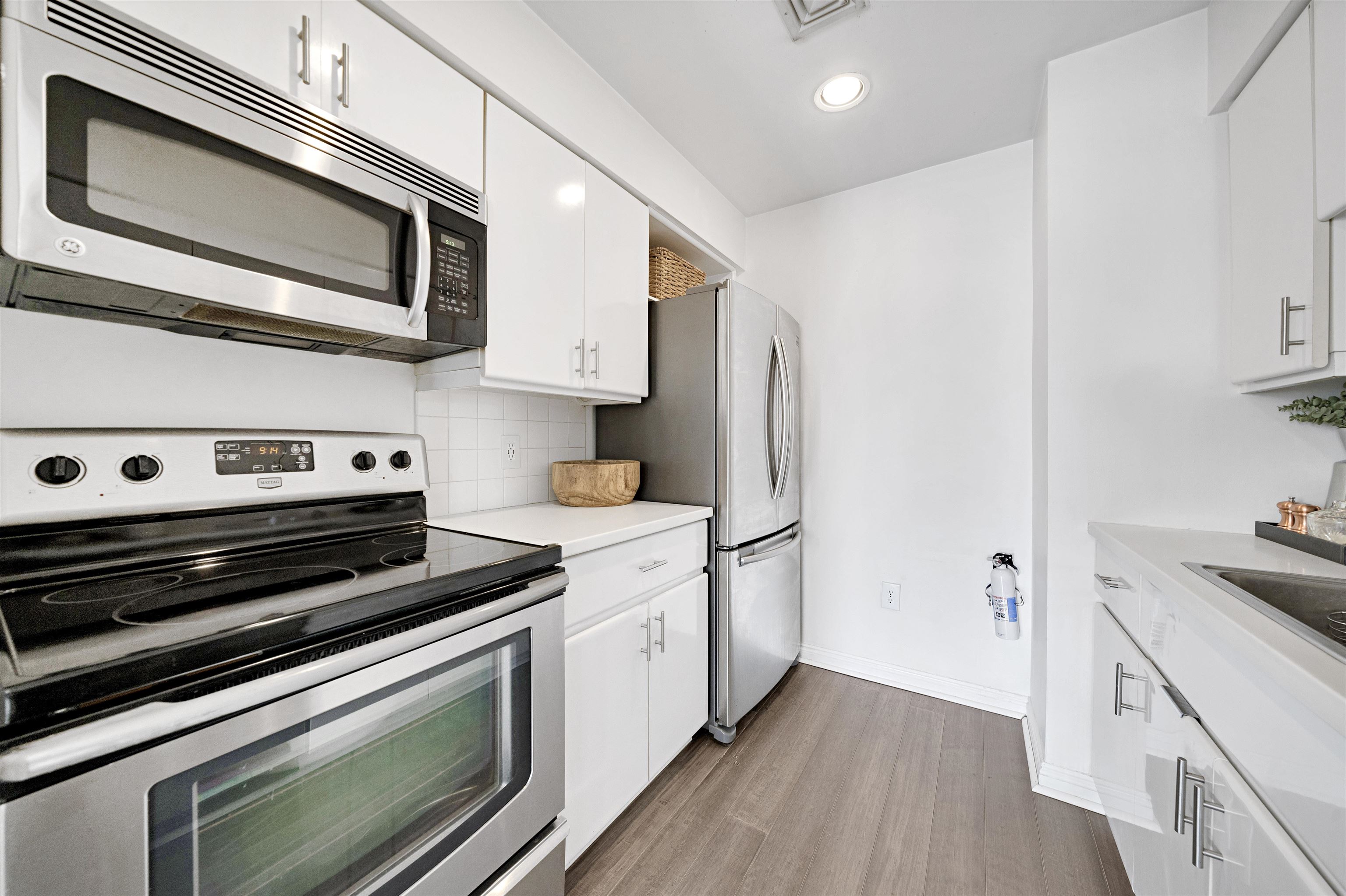 204 SHEARWATER CT WEST Unit: 33