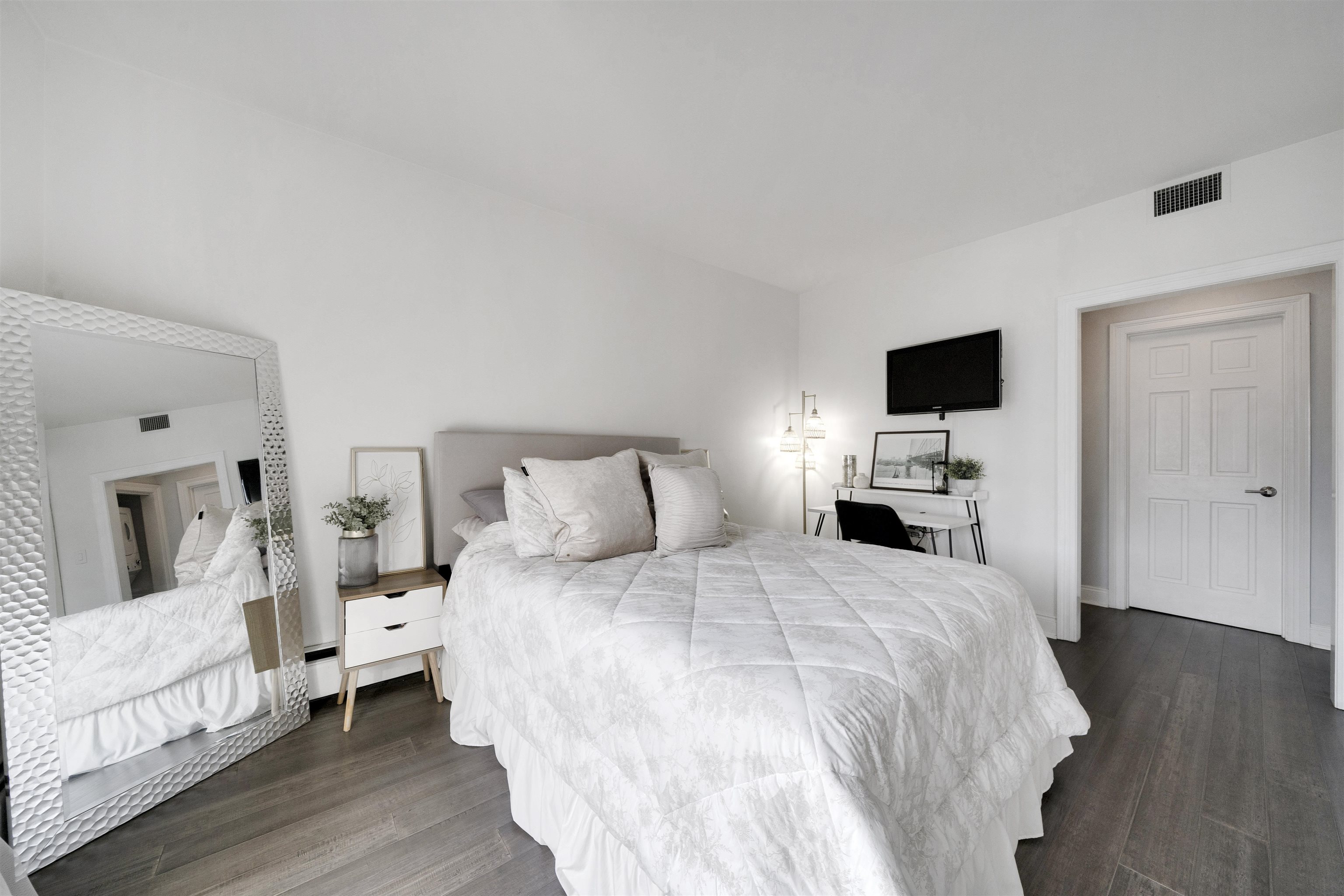 204 SHEARWATER CT WEST Unit: 33