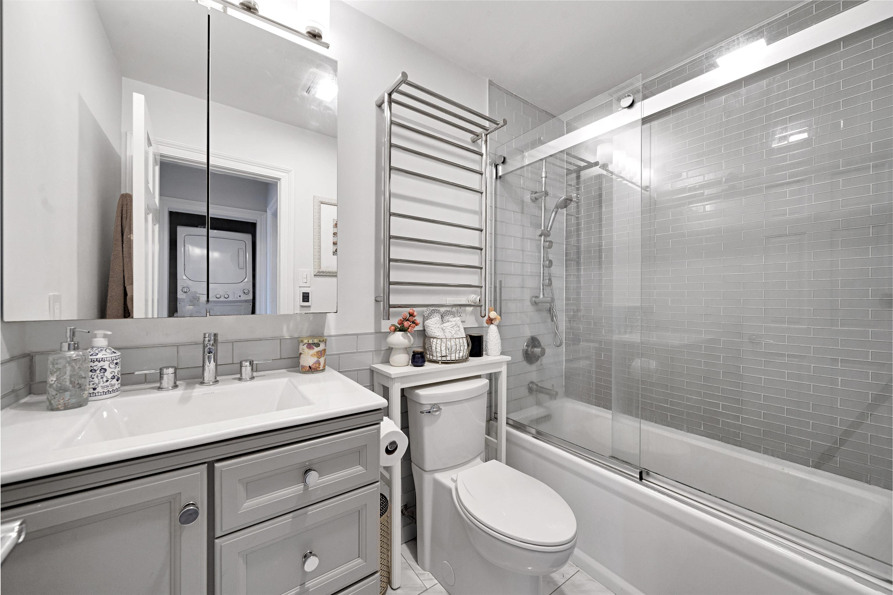 204 SHEARWATER CT WEST Unit: 33