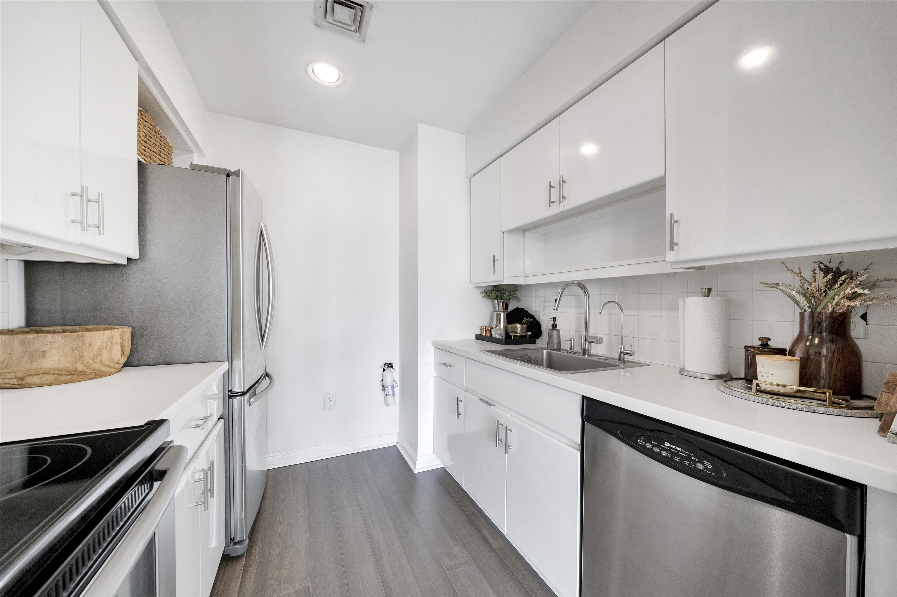 204 SHEARWATER CT WEST Unit: 33