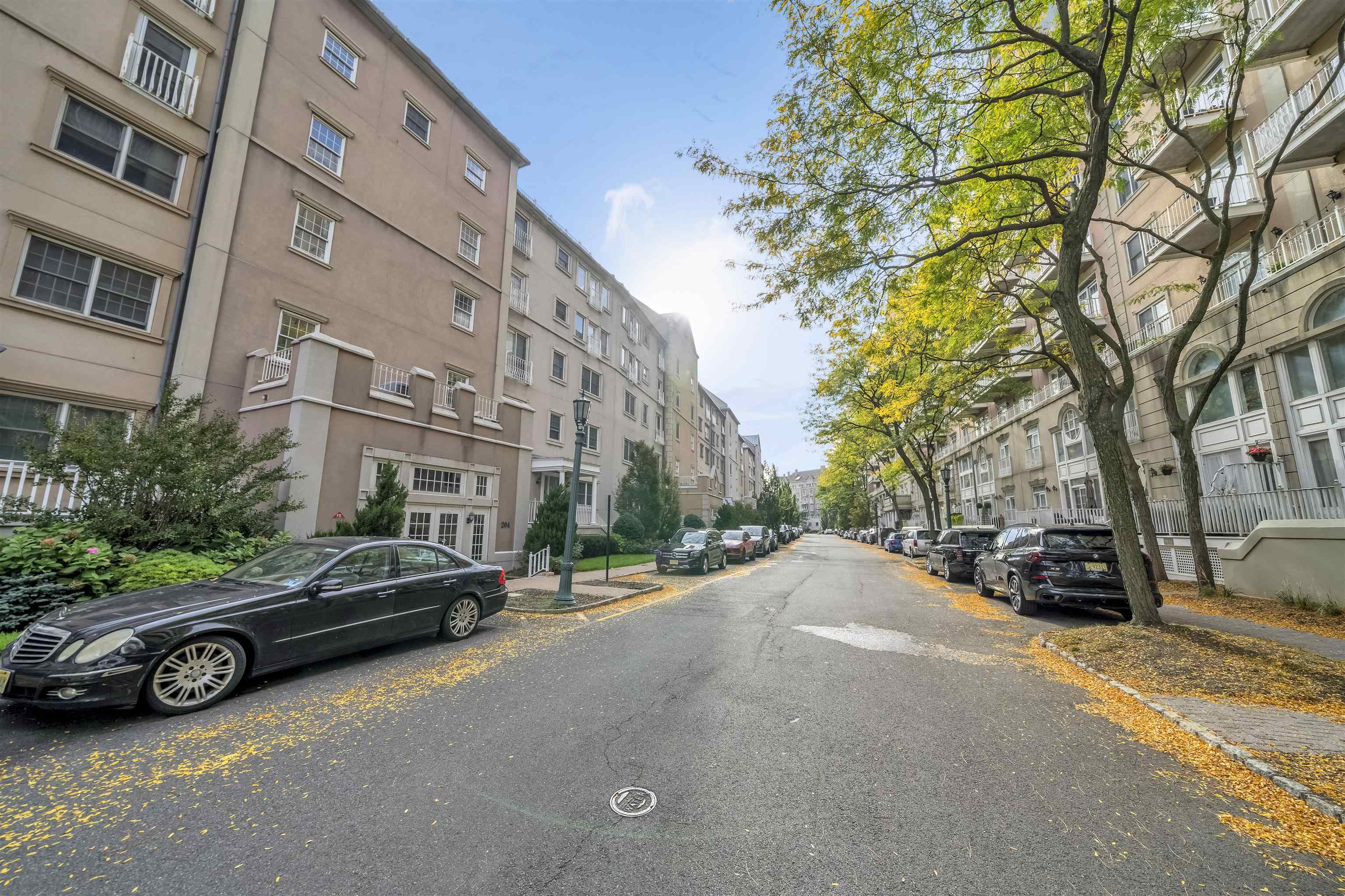 204 SHEARWATER CT WEST Unit: 33