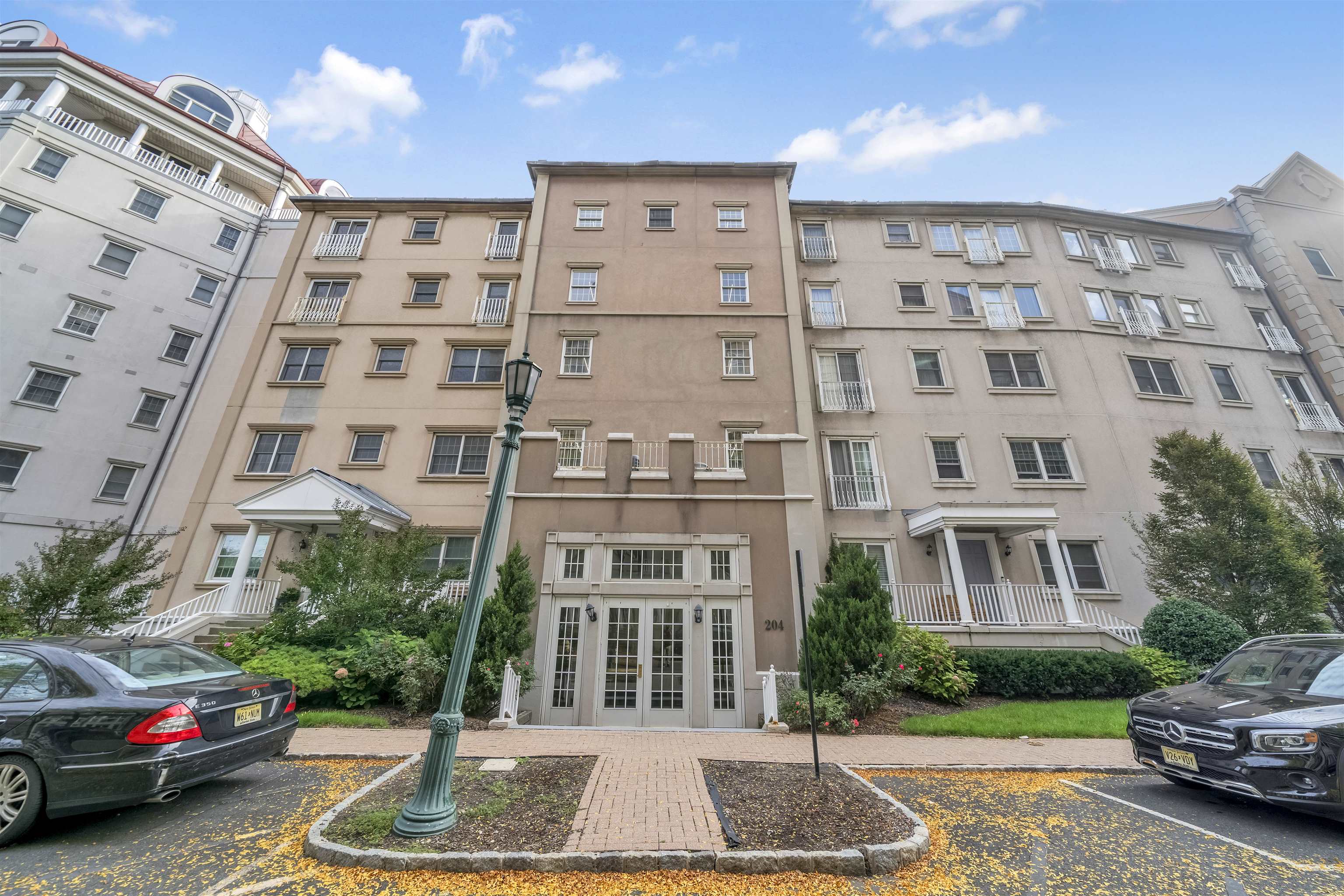 204 SHEARWATER CT WEST Unit: 33
