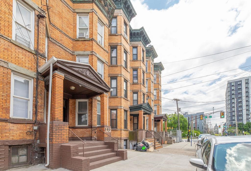 380 BALDWIN AVE Unit: 3L