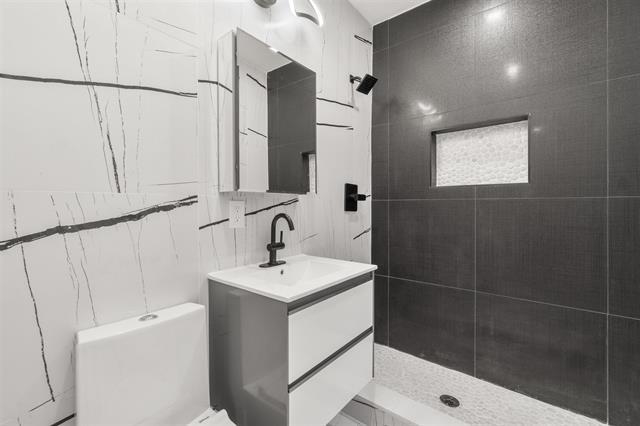 232 VAN HORNE ST Unit: 4