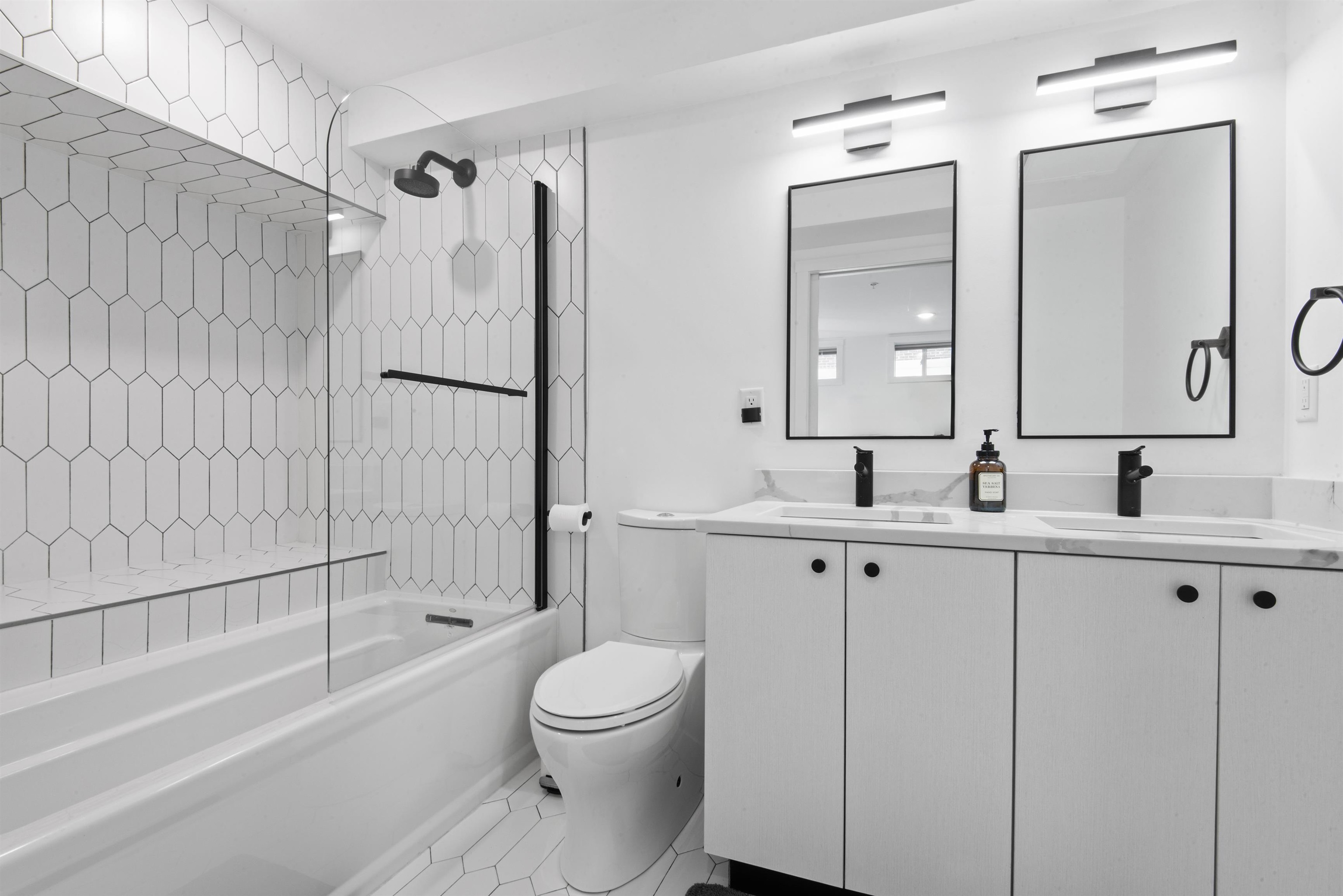 310 4TH ST Unit: 2-A