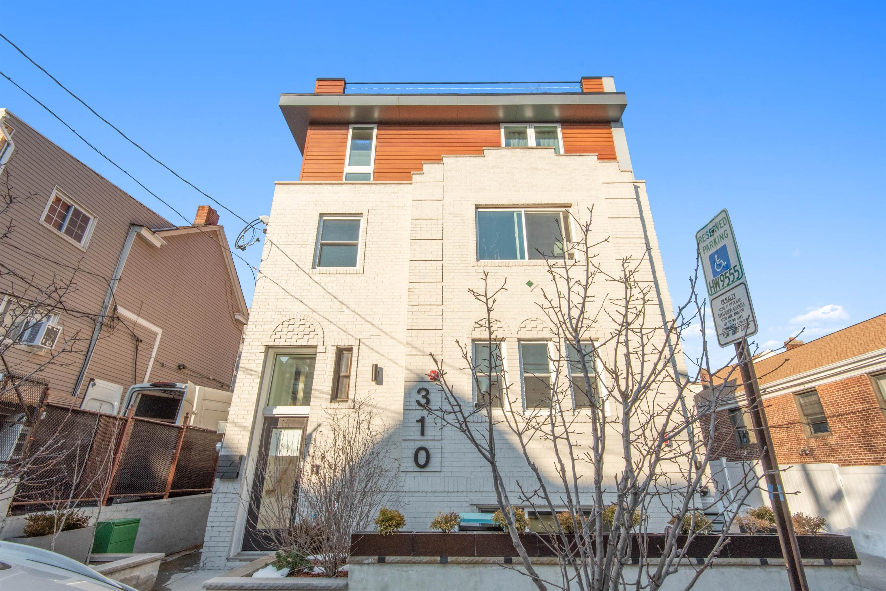 310 4TH ST Unit: 2-A