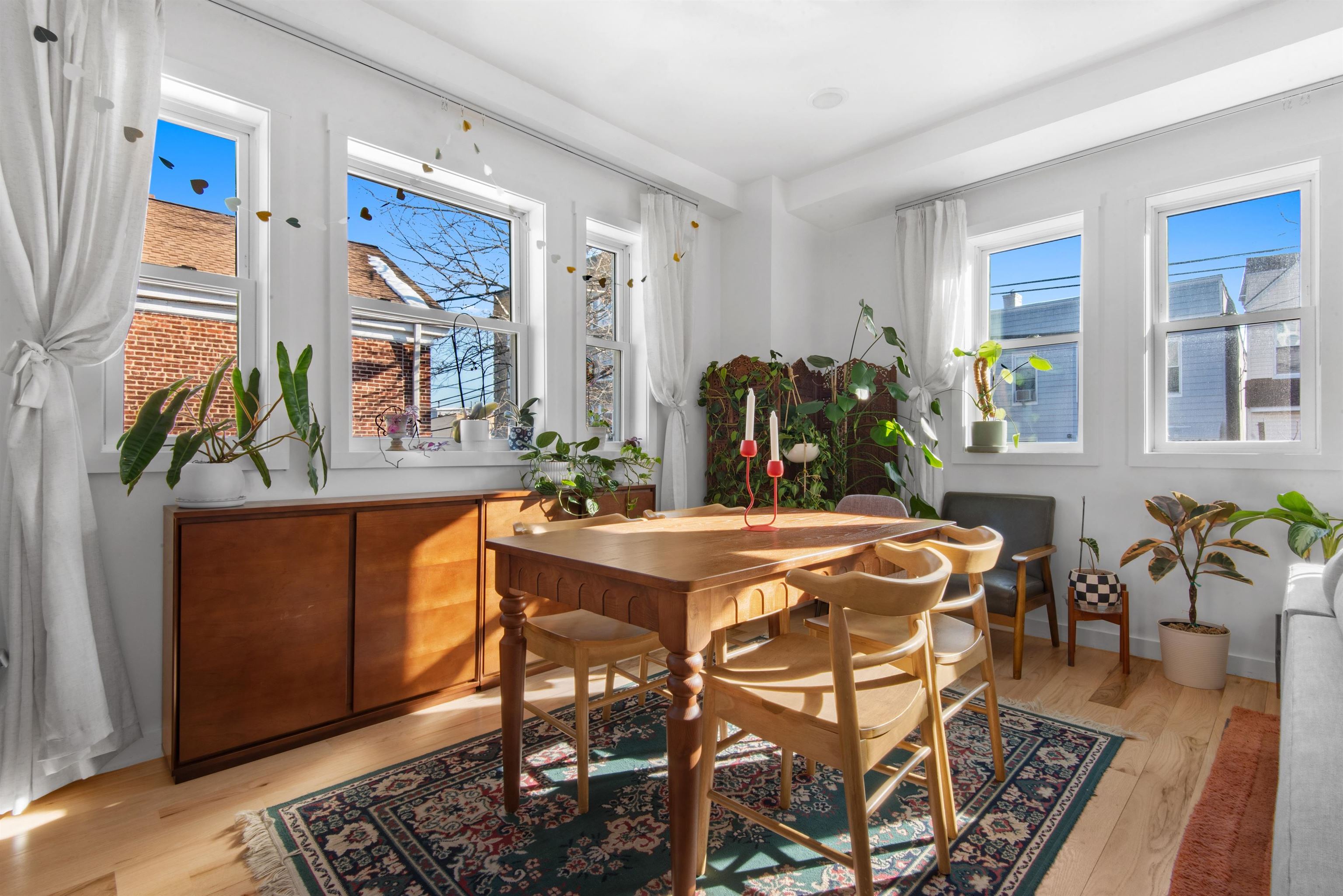 310 4TH ST Unit: 2-A