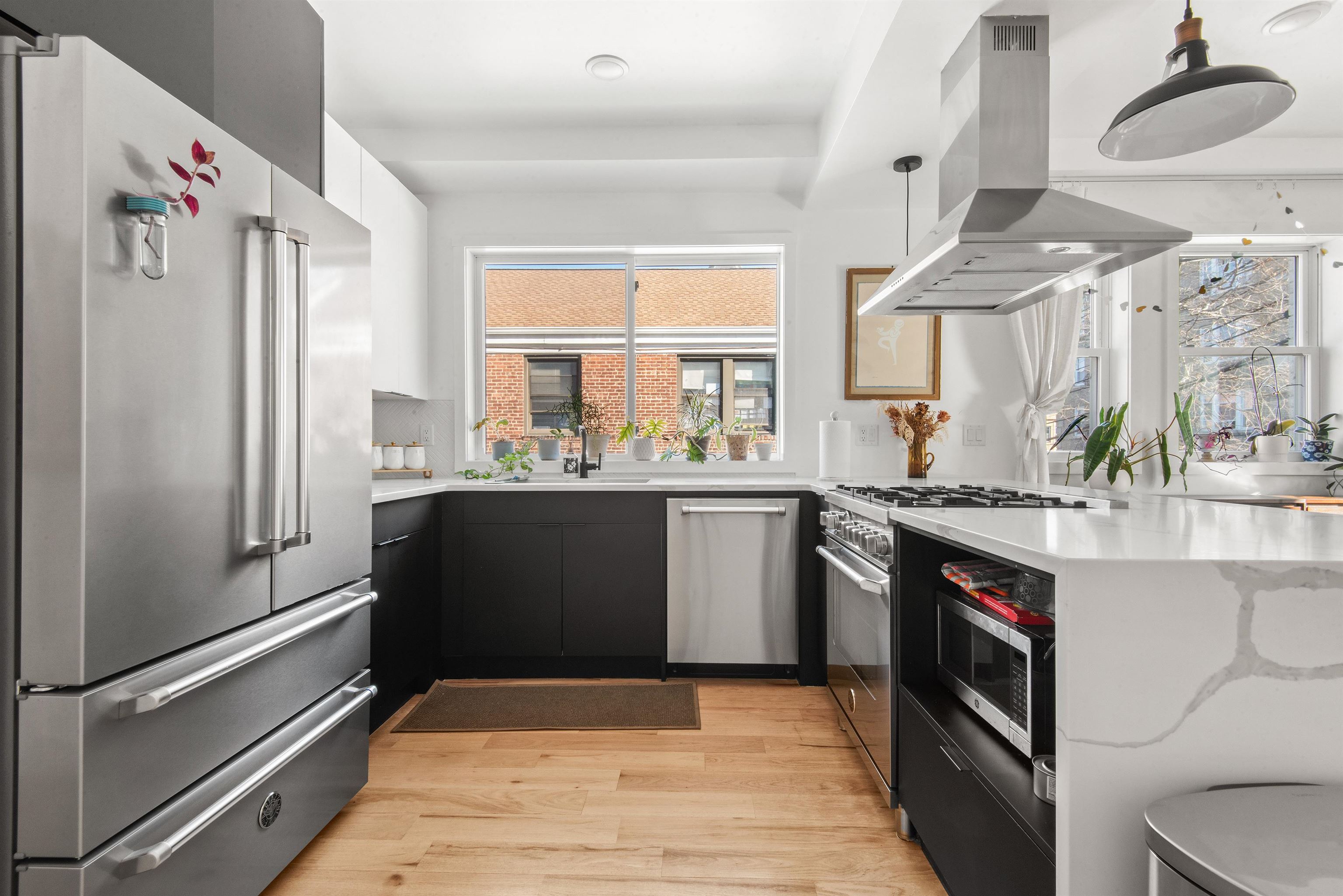 310 4TH ST Unit: 2-A