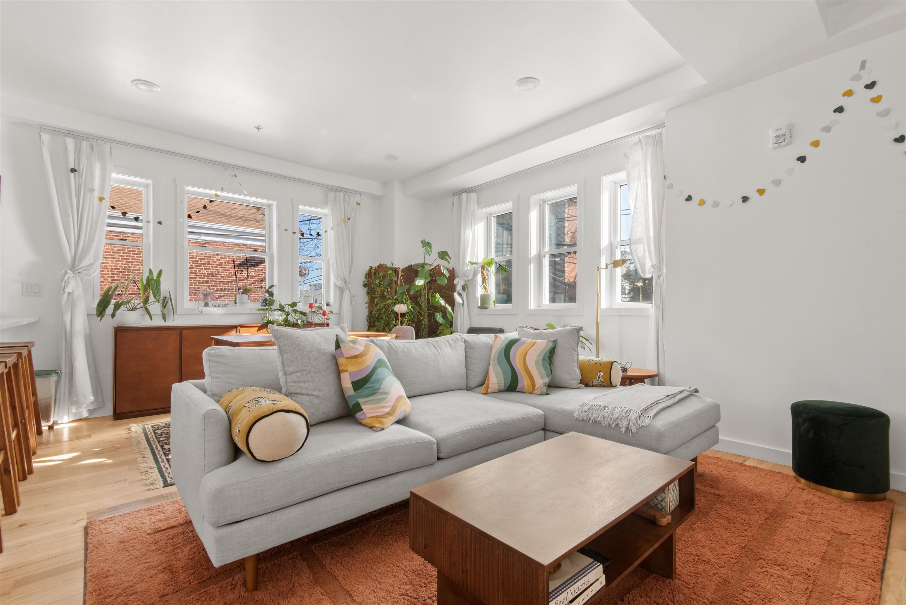 310 4TH ST Unit: 2-A