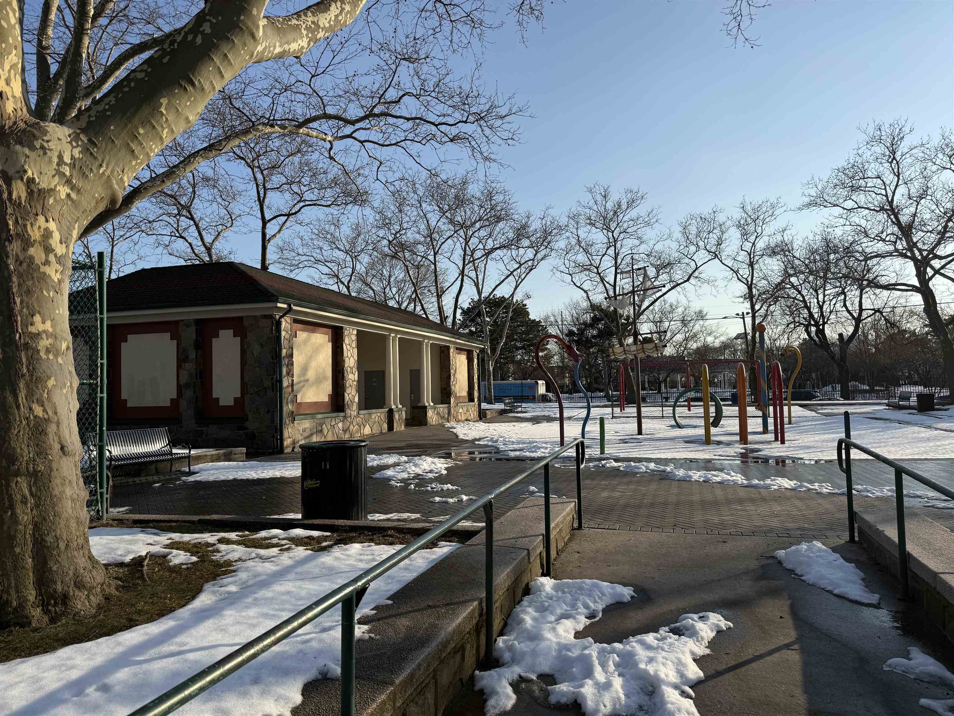 310 4TH ST Unit: 2-A