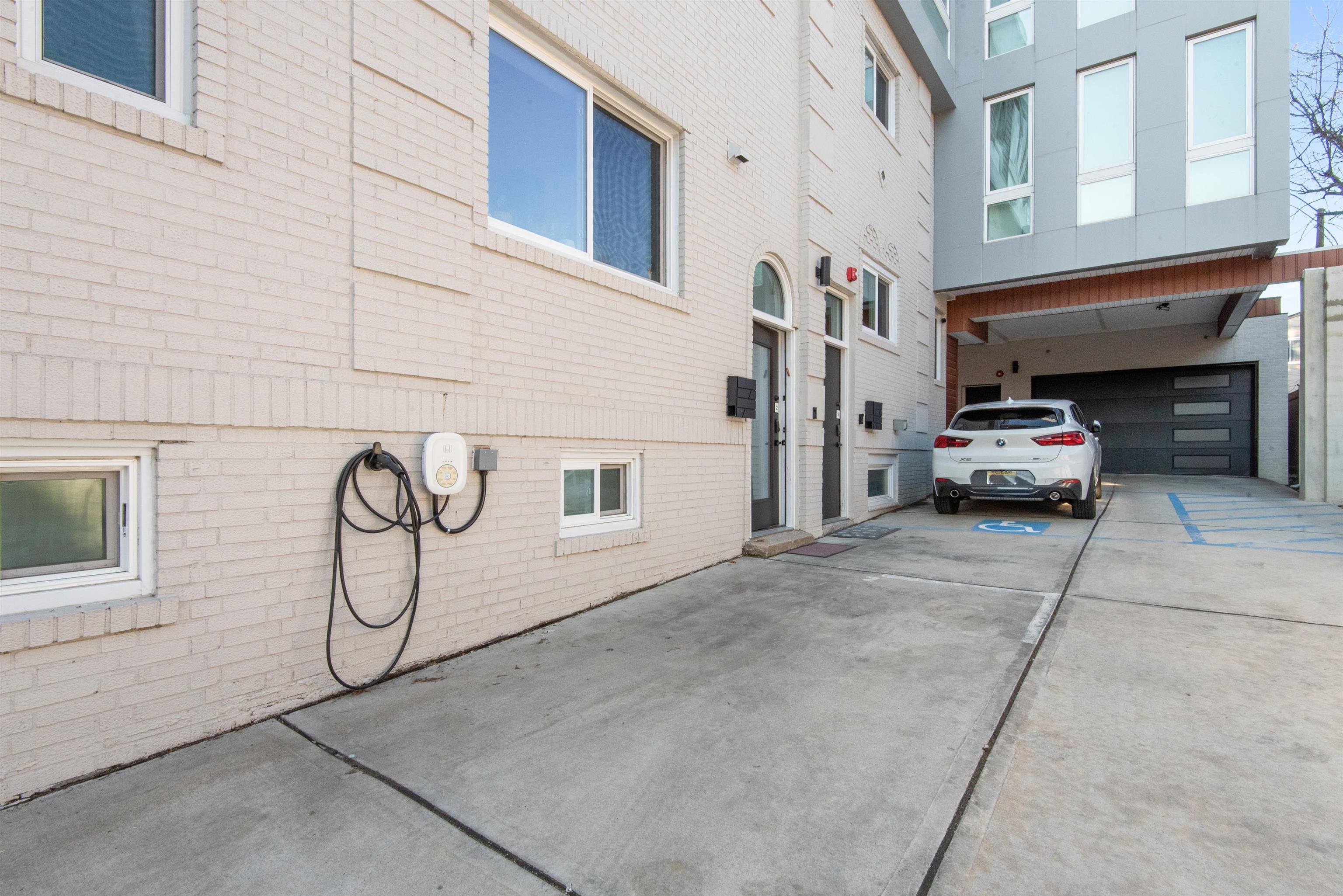 310 4TH ST Unit: 2-A