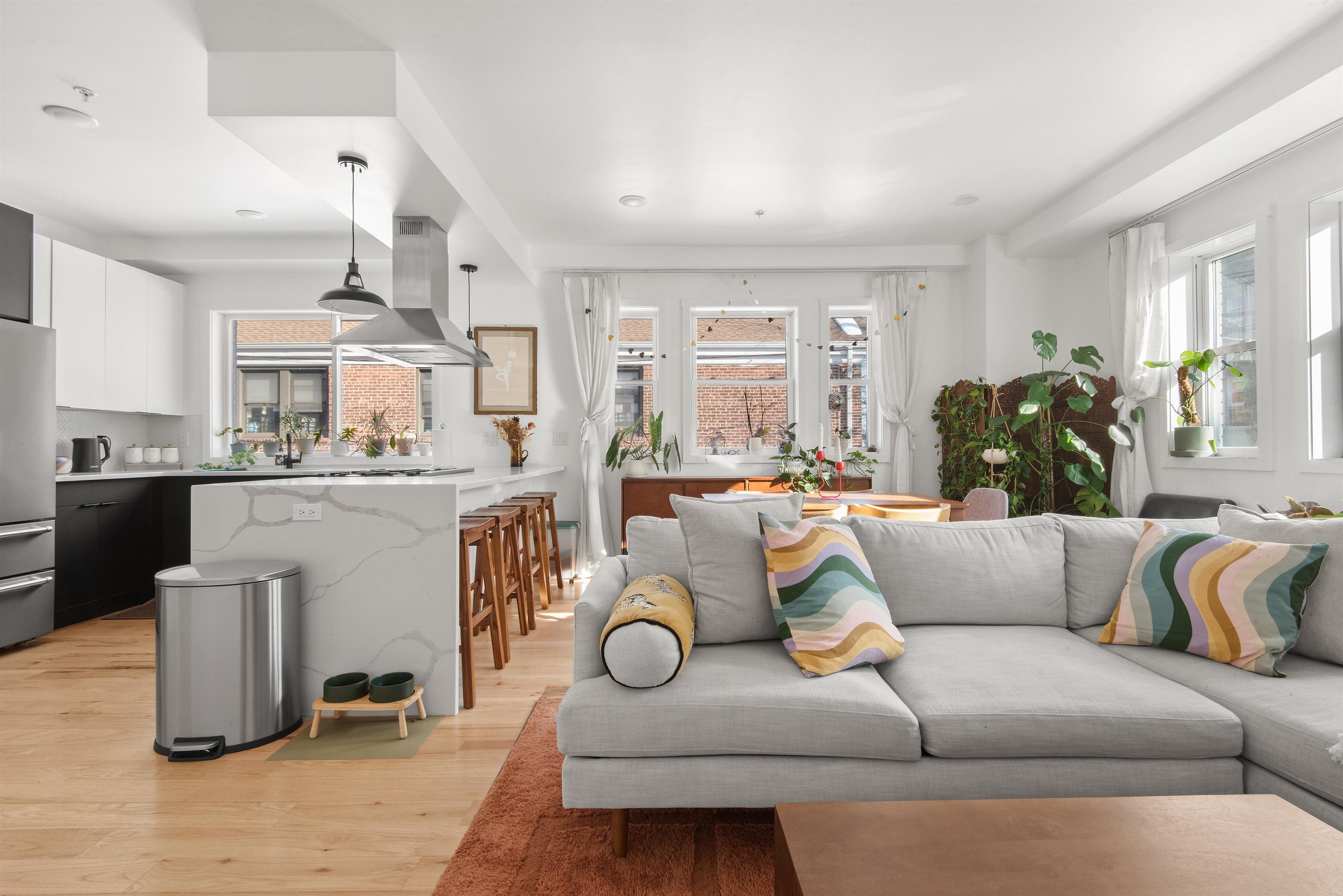 310 4TH ST Unit: 2-A