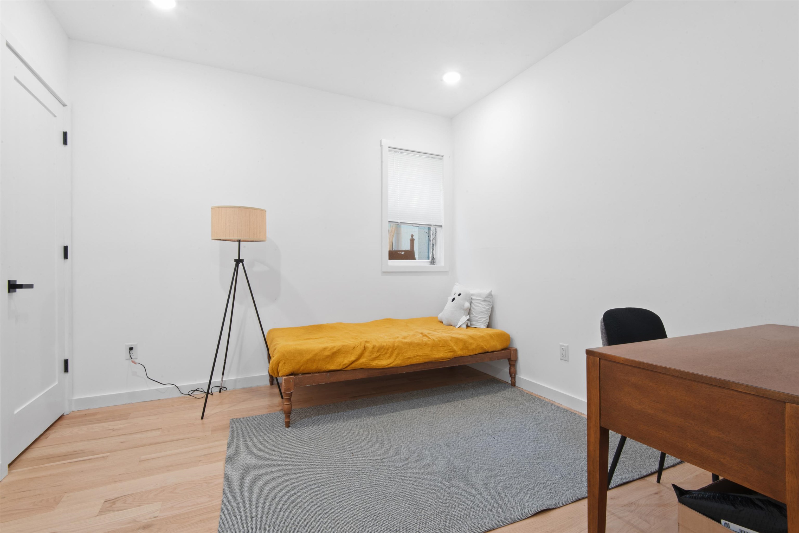 310 4TH ST Unit: 2-A