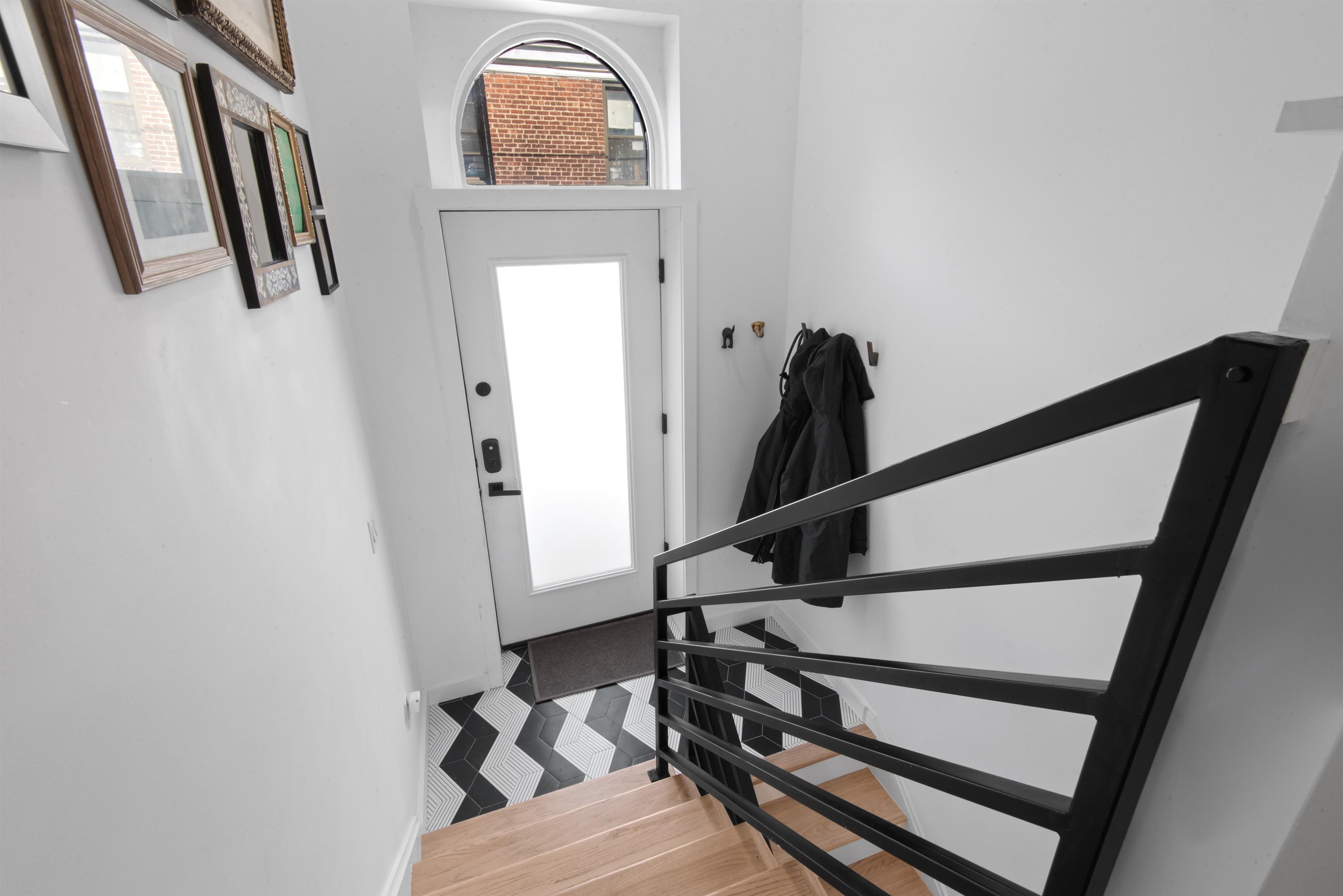 310 4TH ST Unit: 2-A