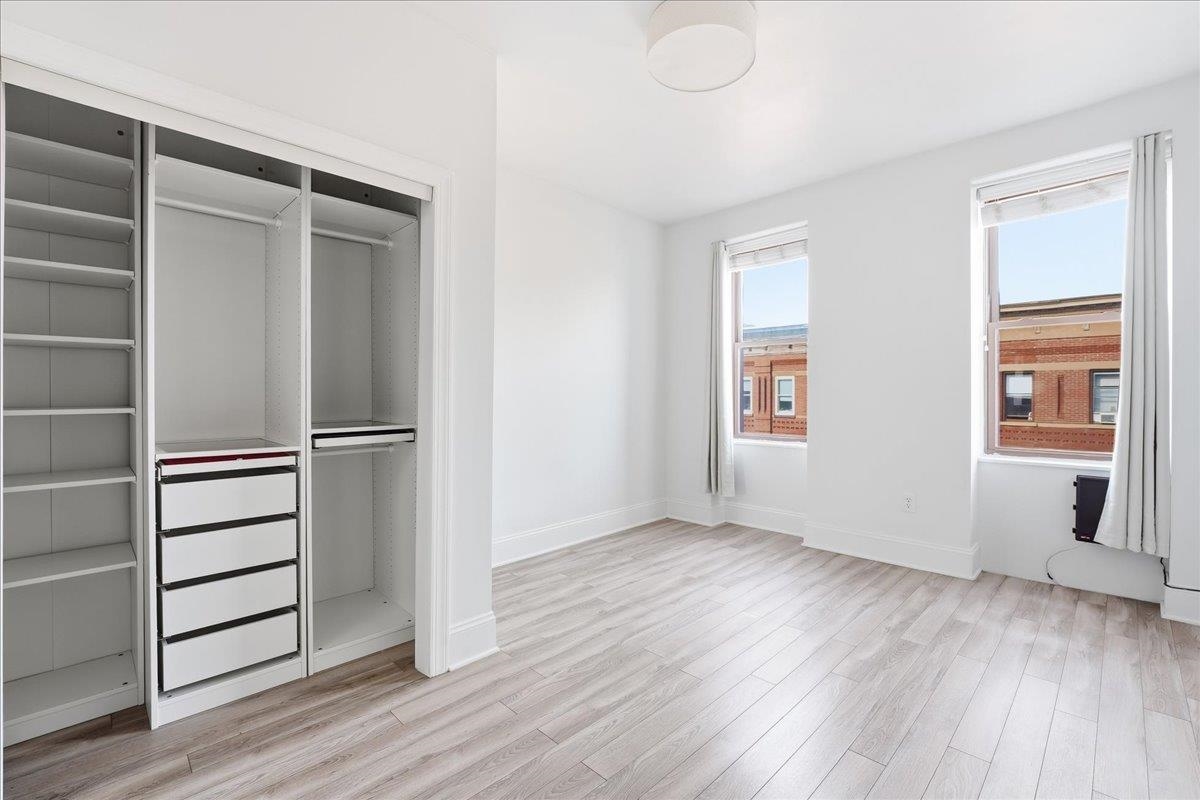 1013 PARK AVE 10TH ST Unit: 5L