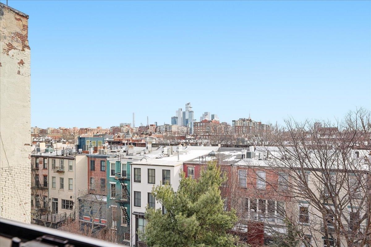 1013 PARK AVE 10TH ST Unit: 5L