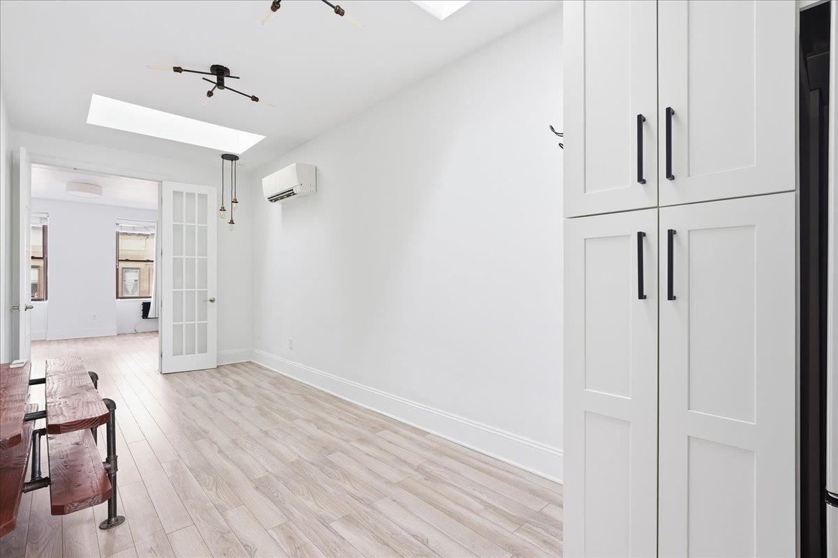 1013 PARK AVE 10TH ST Unit: 5L