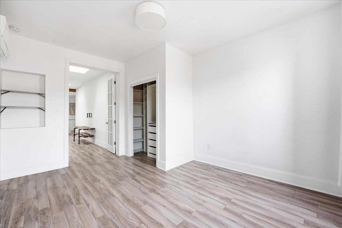 1013 PARK AVE 10TH ST Unit: 5L