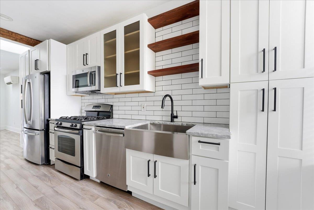 1013 PARK AVE 10TH ST Unit: 5L