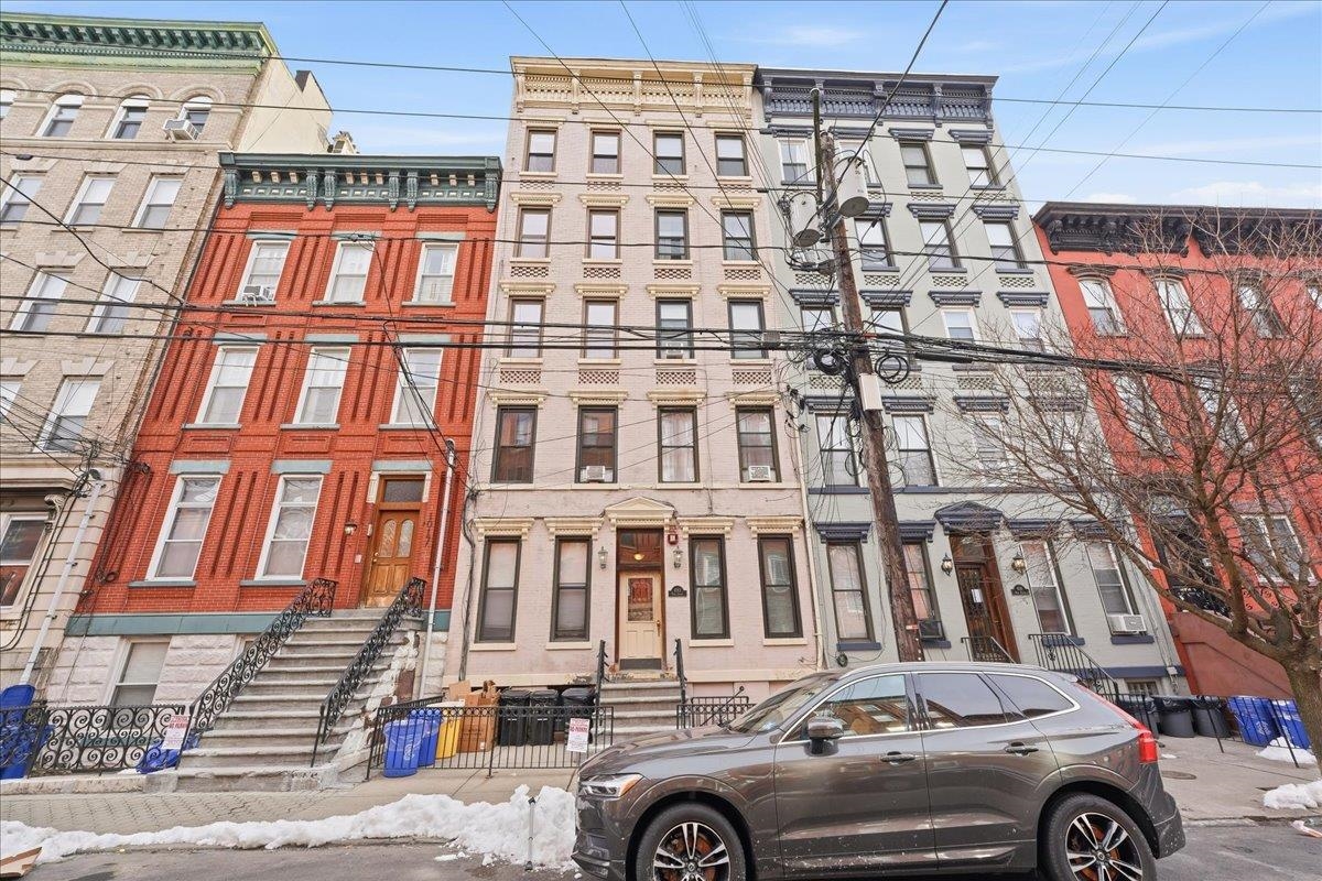 1013 PARK AVE 10TH ST Unit: 5L