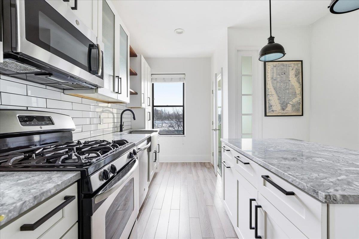 1013 PARK AVE 10TH ST Unit: 5L