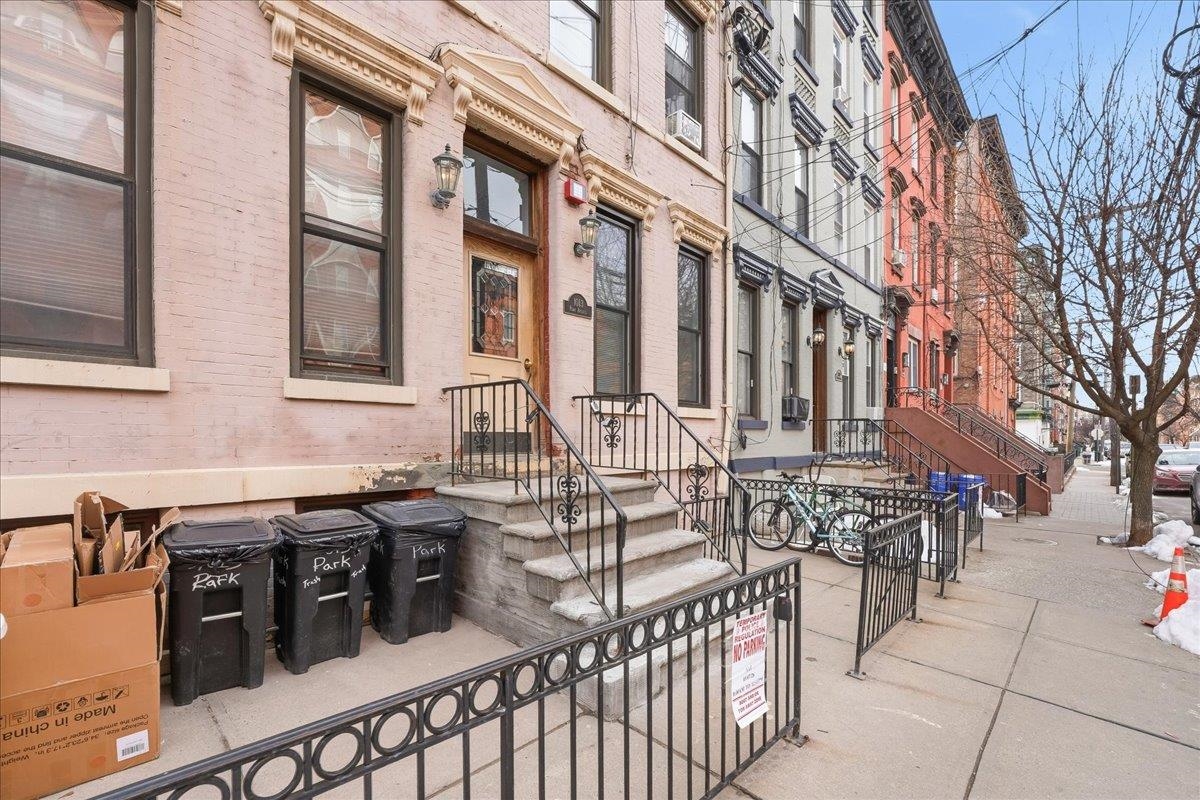 1013 PARK AVE 10TH ST Unit: 5L