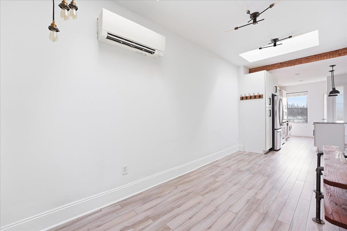 1013 PARK AVE 10TH ST Unit: 5L