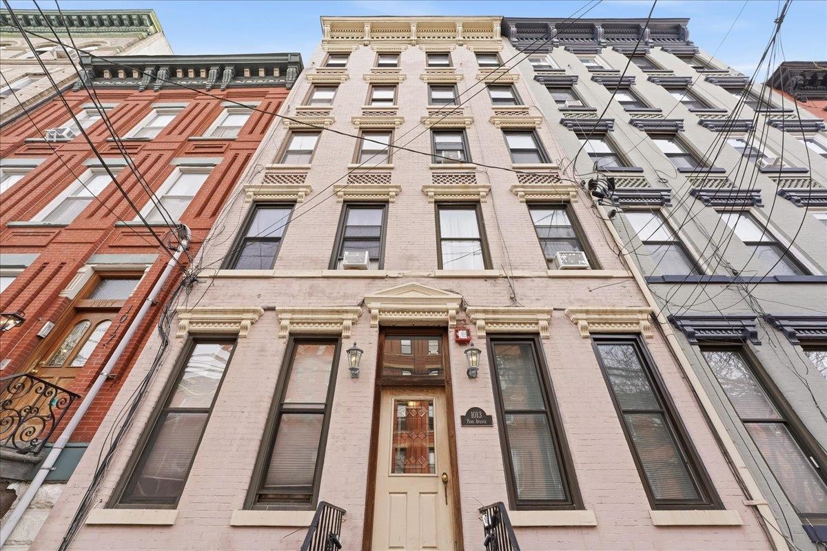 1013 PARK AVE 10TH ST Unit: 5L