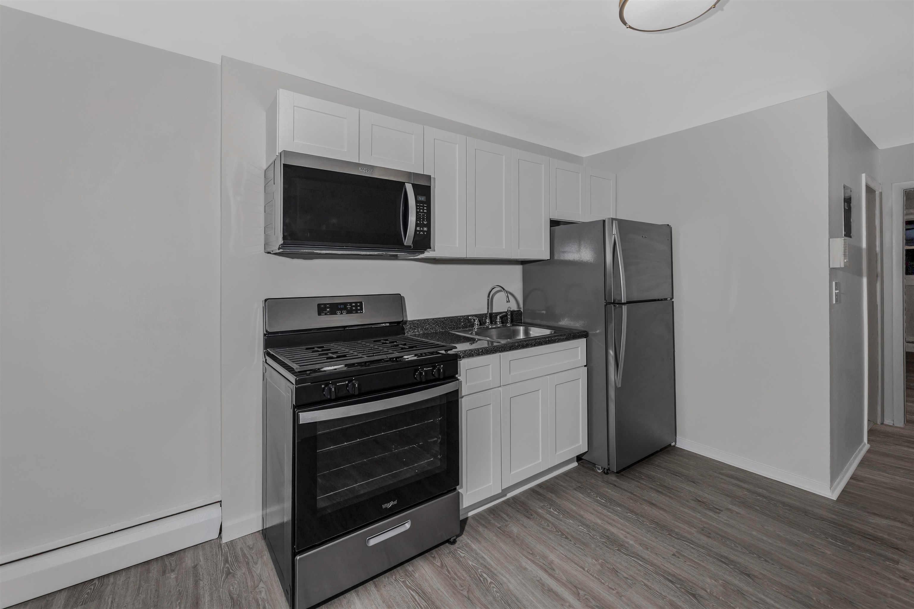 423 AVENUE C Unit: 101