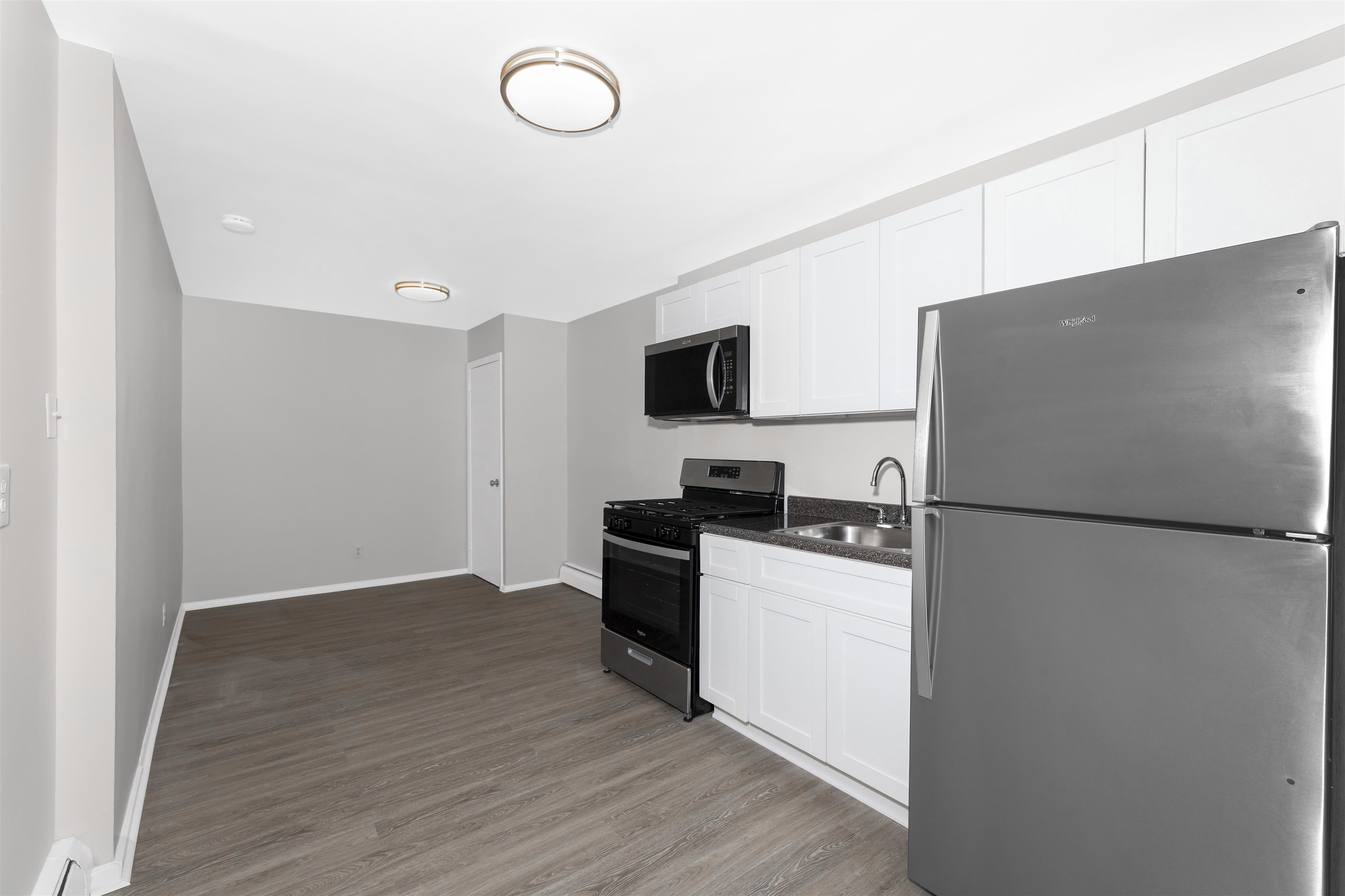 423 AVENUE C Unit: 101