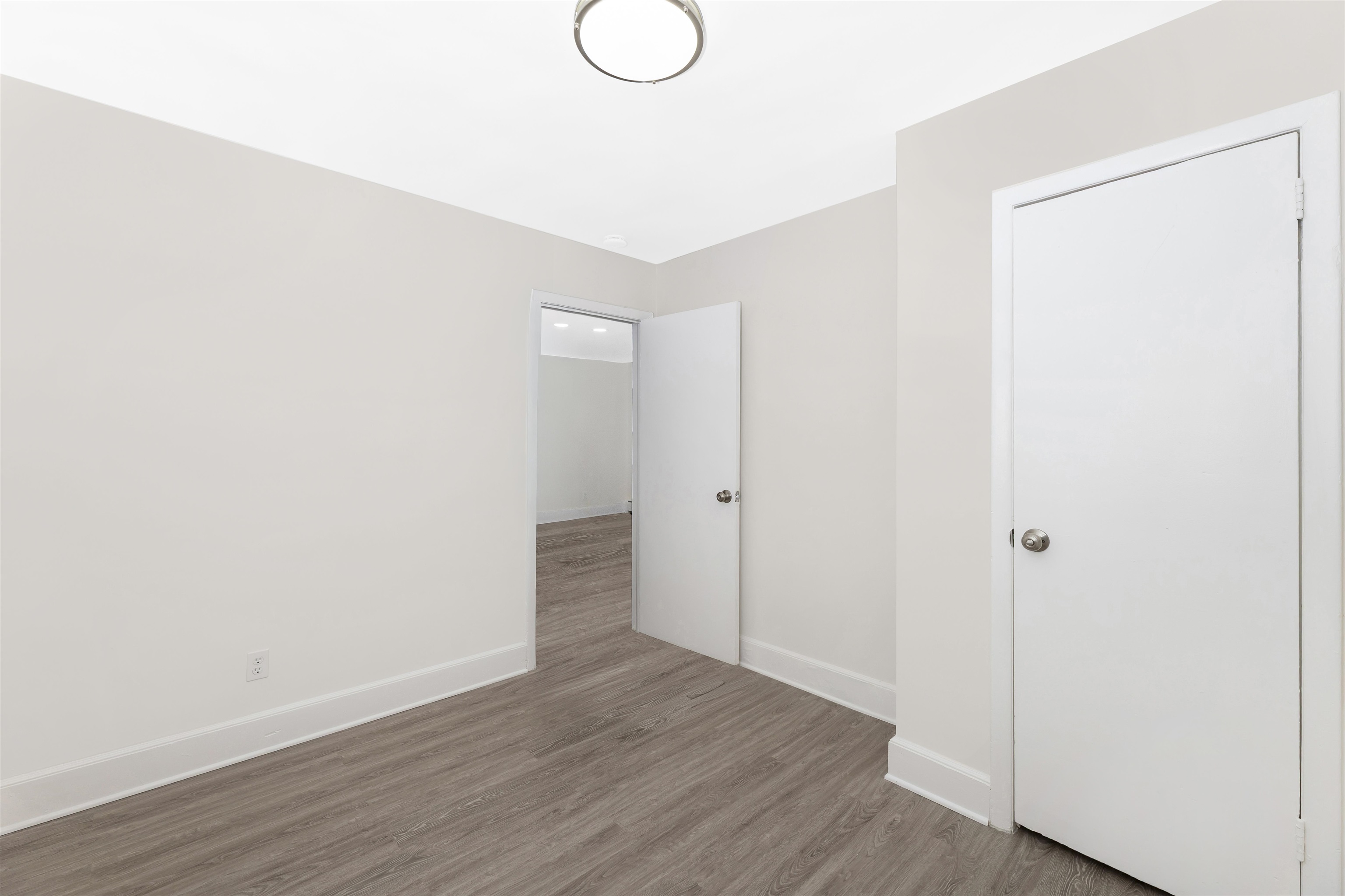 423 AVENUE C Unit: 302