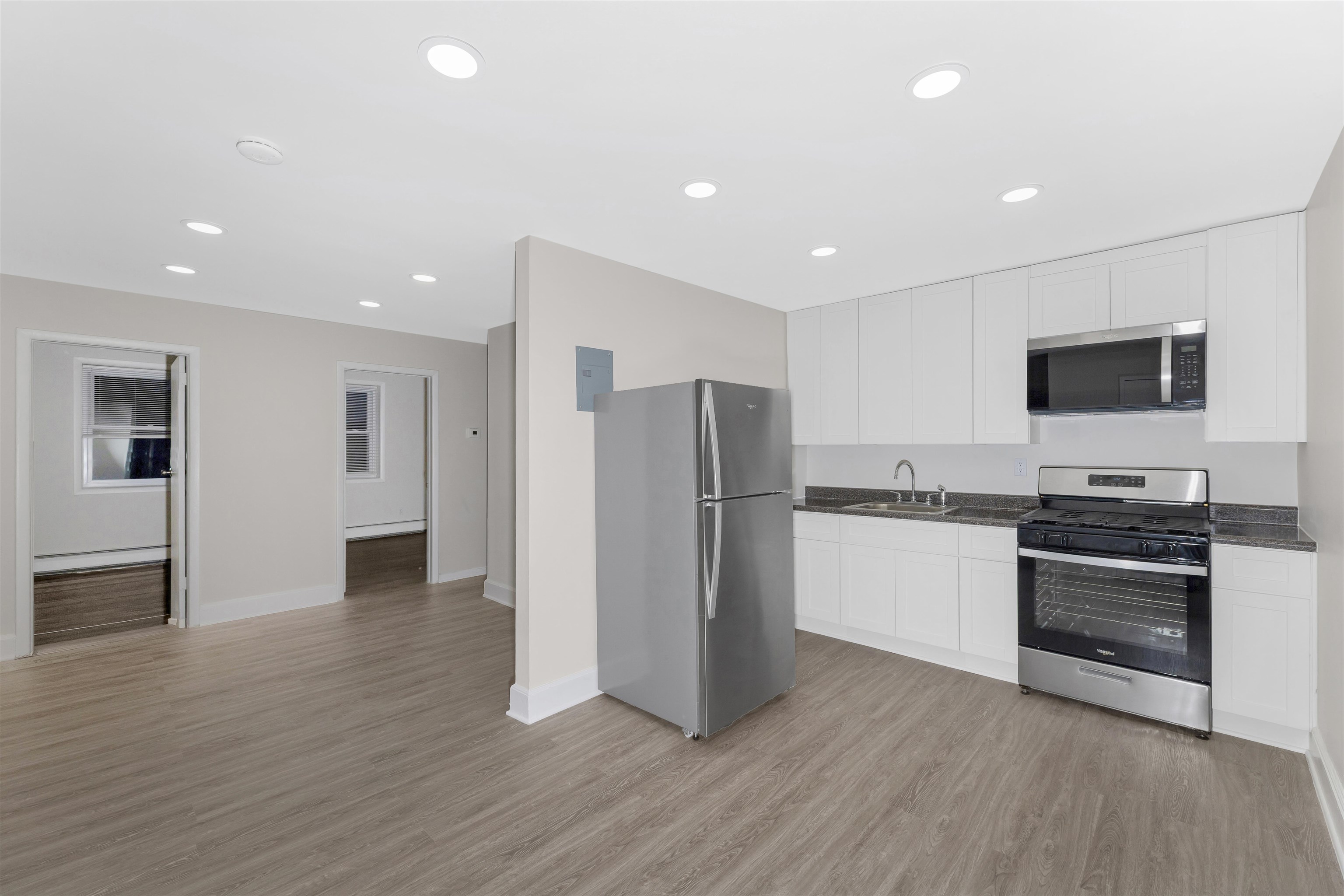 423 AVENUE C Unit: 302