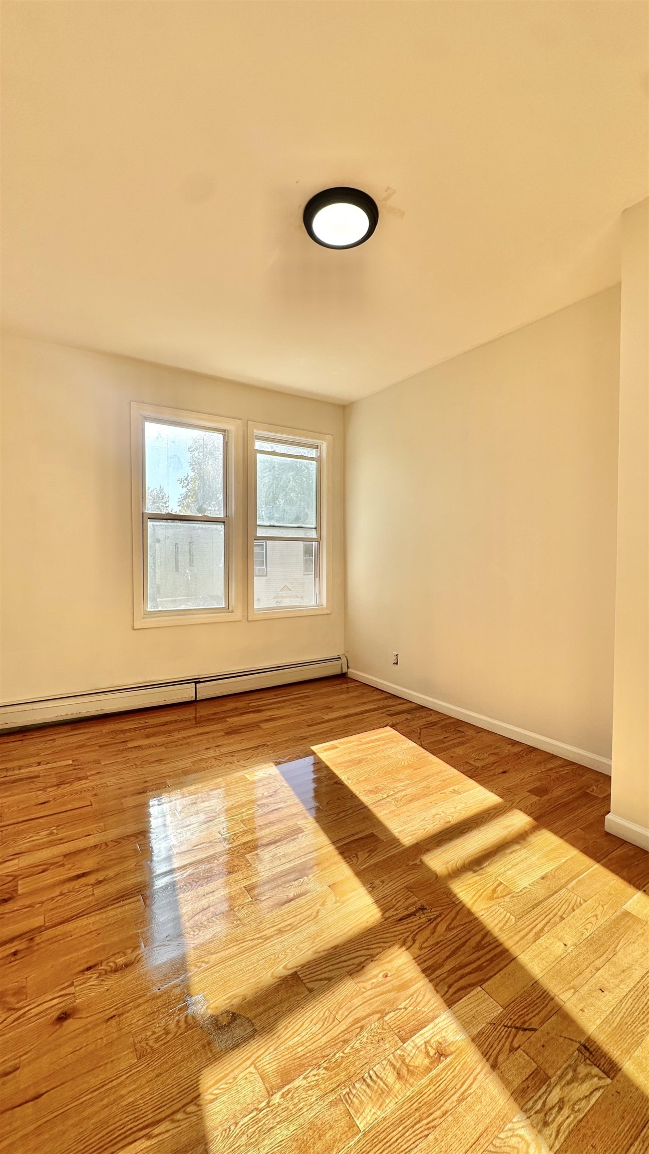 245 DUNCAN AVE Unit: 4